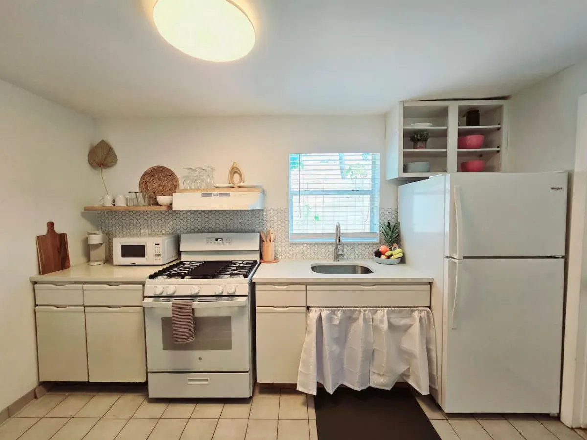 Little Havana - Calle Ocho - King Bed 10