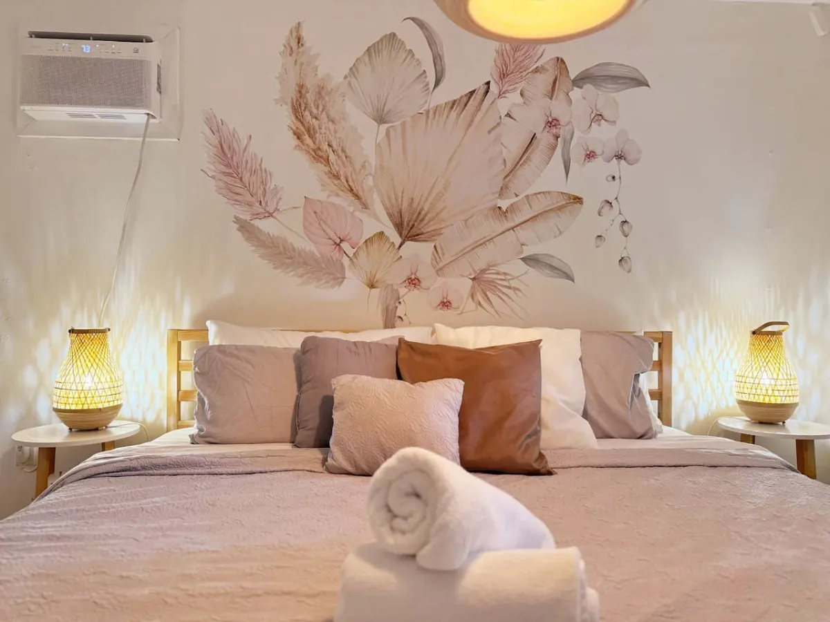 Little Havana - Calle Ocho - King Bed 12