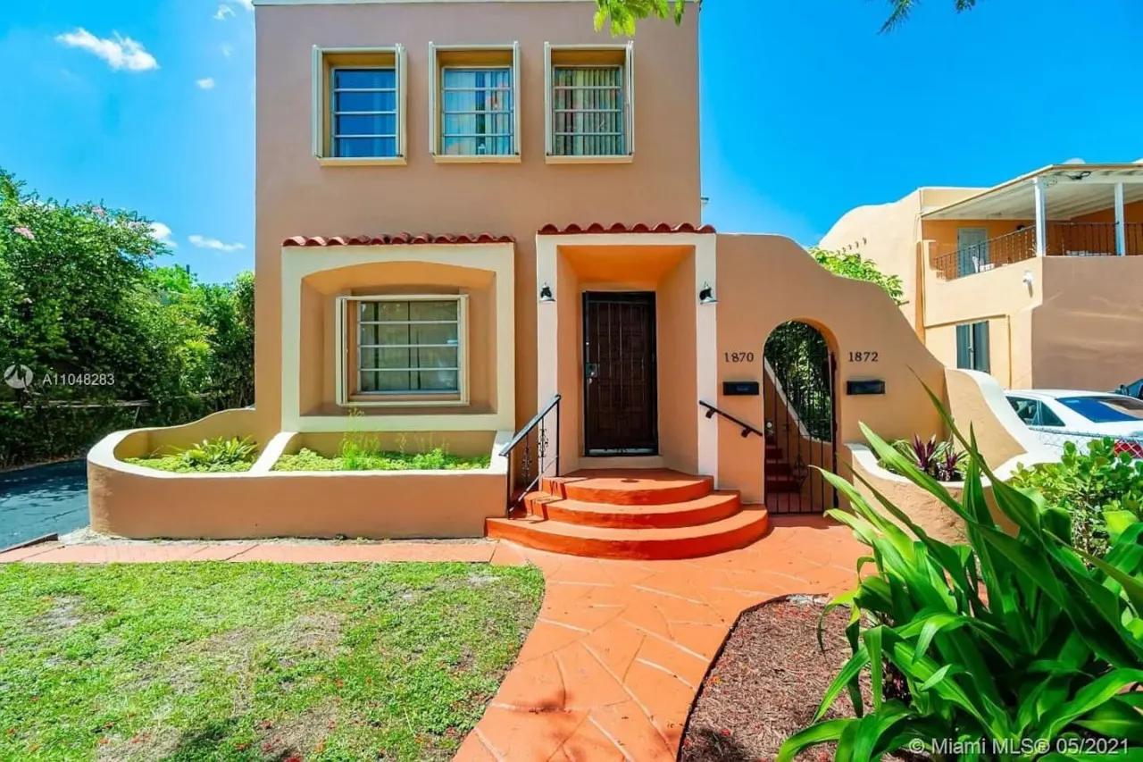 Little Havana - Calle Ocho - King Bed 15