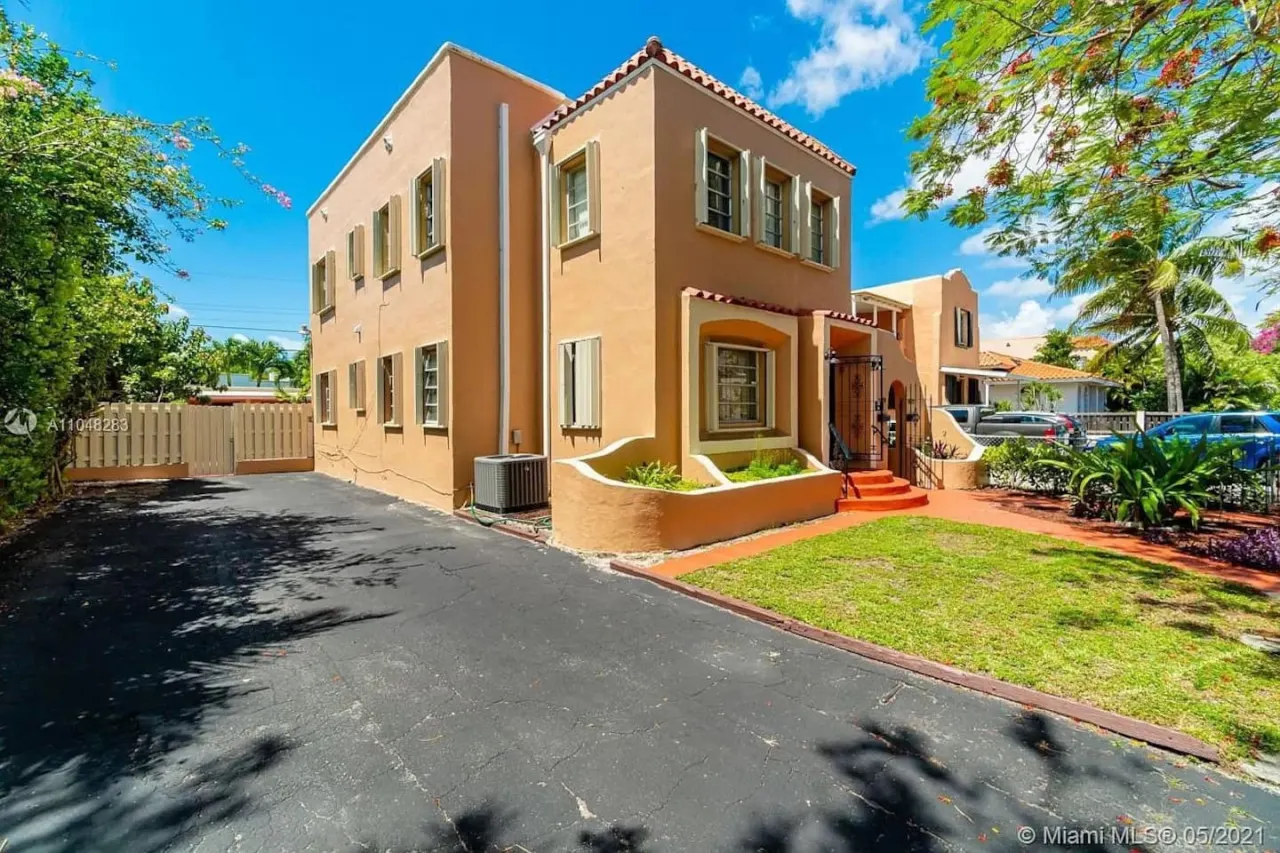 Little Havana - Calle Ocho - King Bed 16