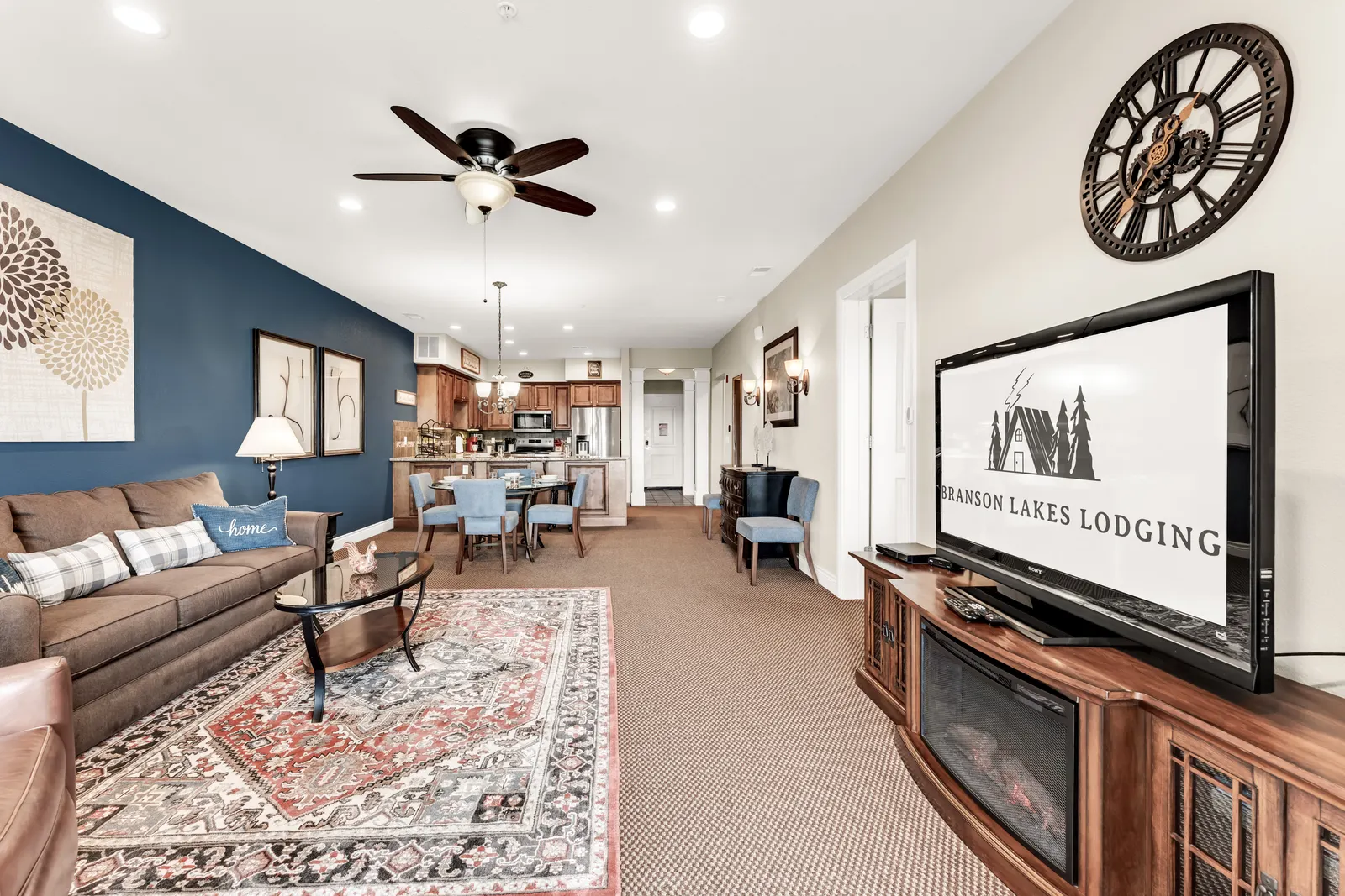 Gorgeous Large, Central Branson, Elevator, Pool! 9