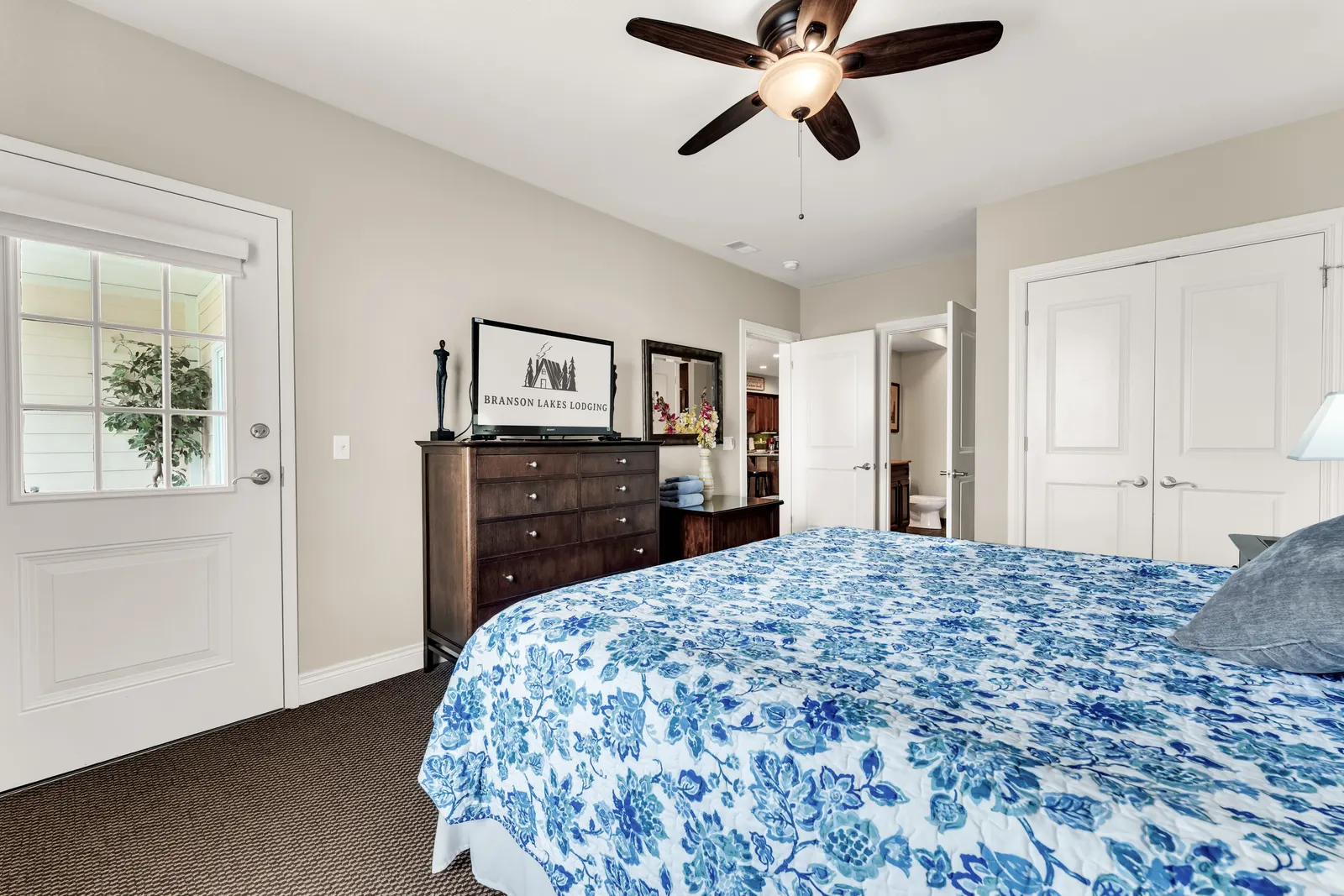 Gorgeous Large, Central Branson, Elevator, Pool! 13