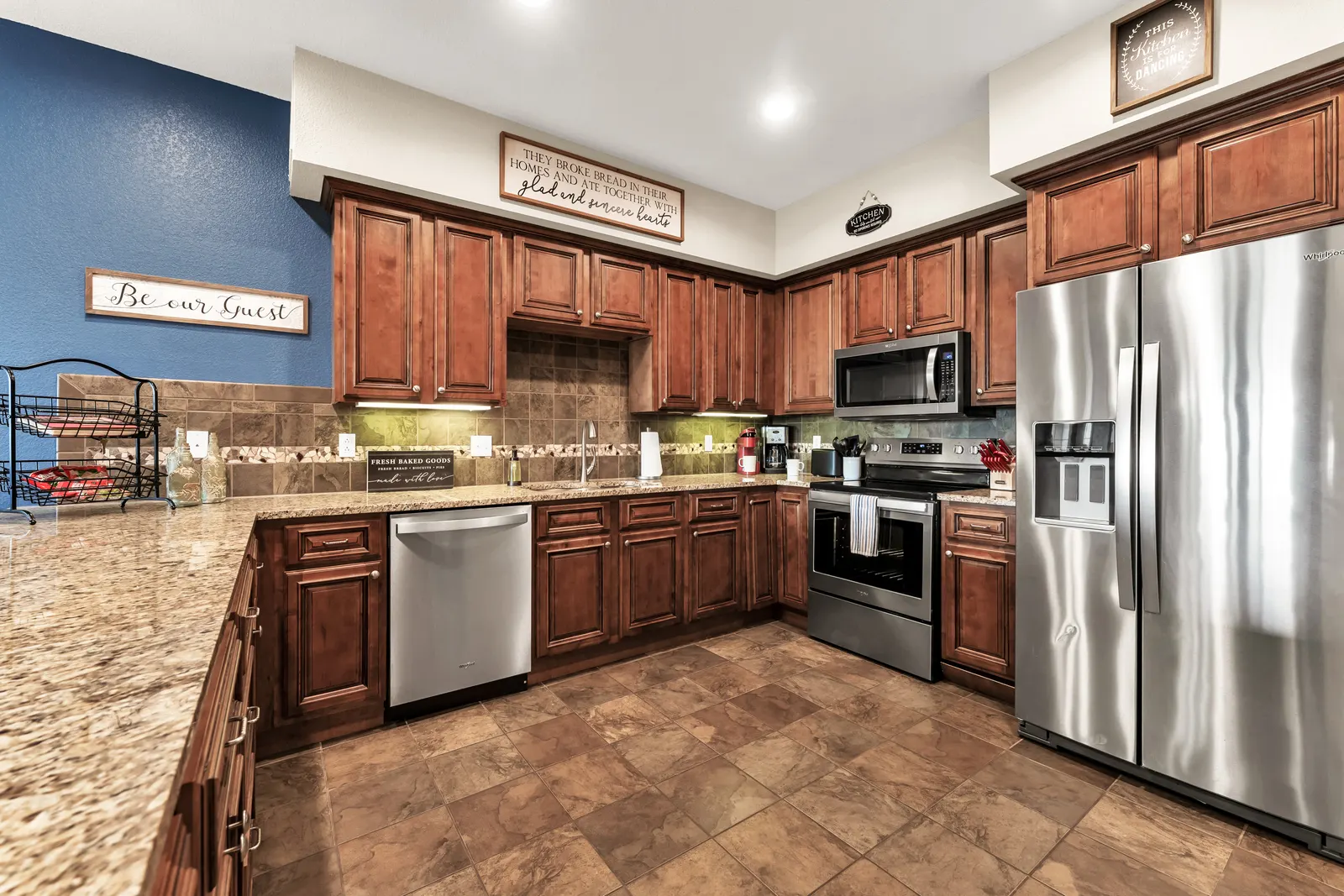Gorgeous Large, Central Branson, Elevator, Pool! 16