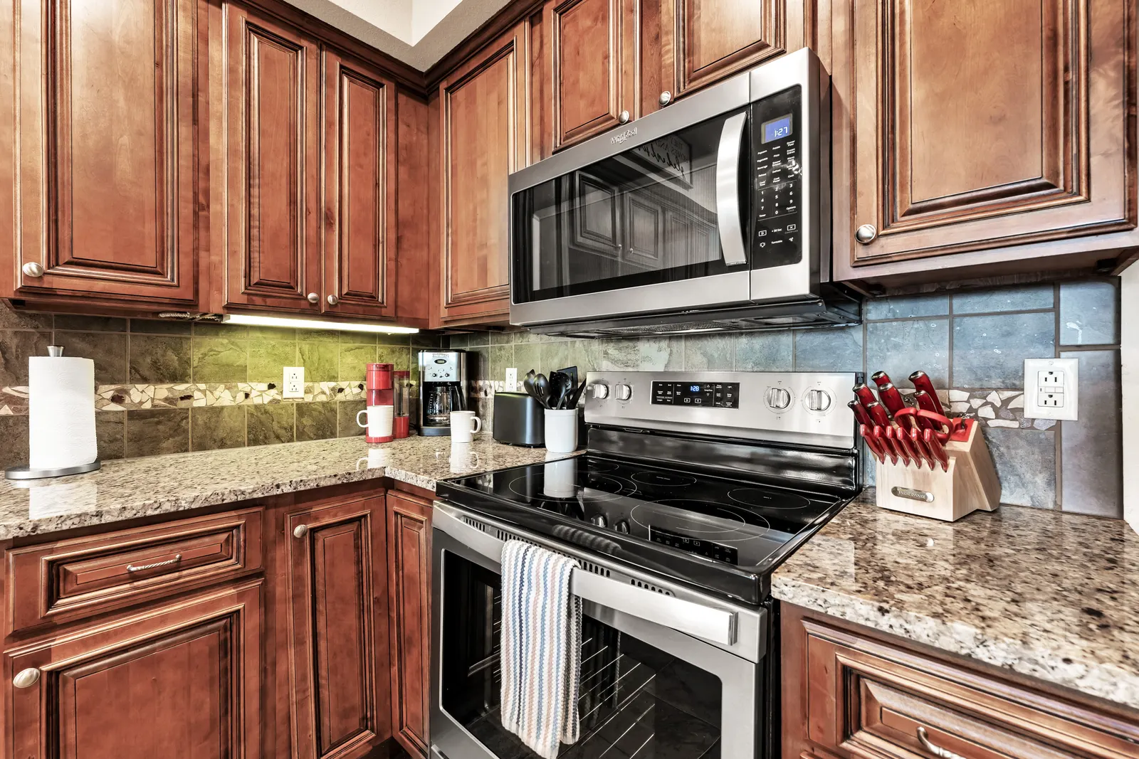 Gorgeous Large, Central Branson, Elevator, Pool! 19
