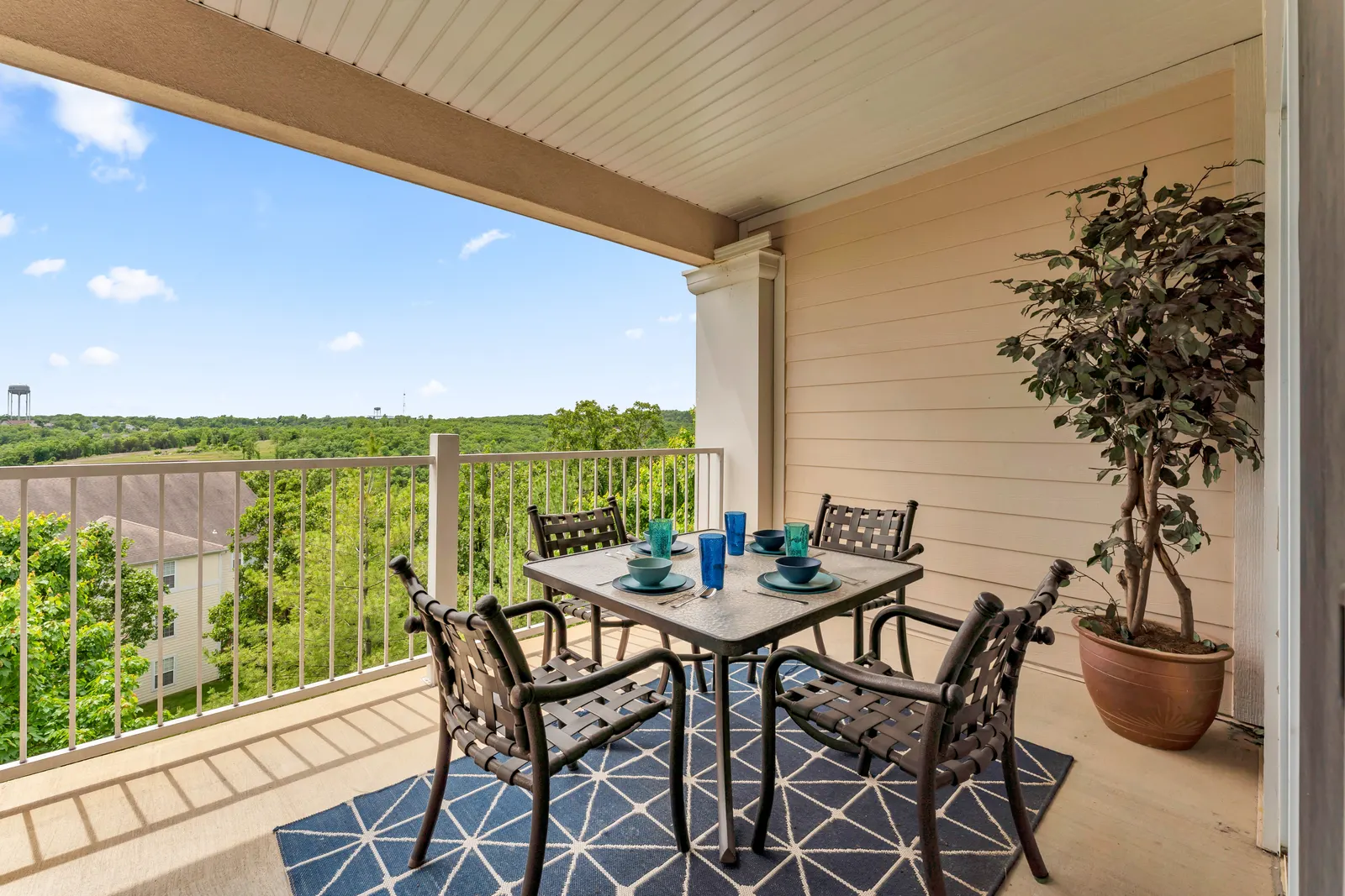 Gorgeous Large, Central Branson, Elevator, Pool! 7