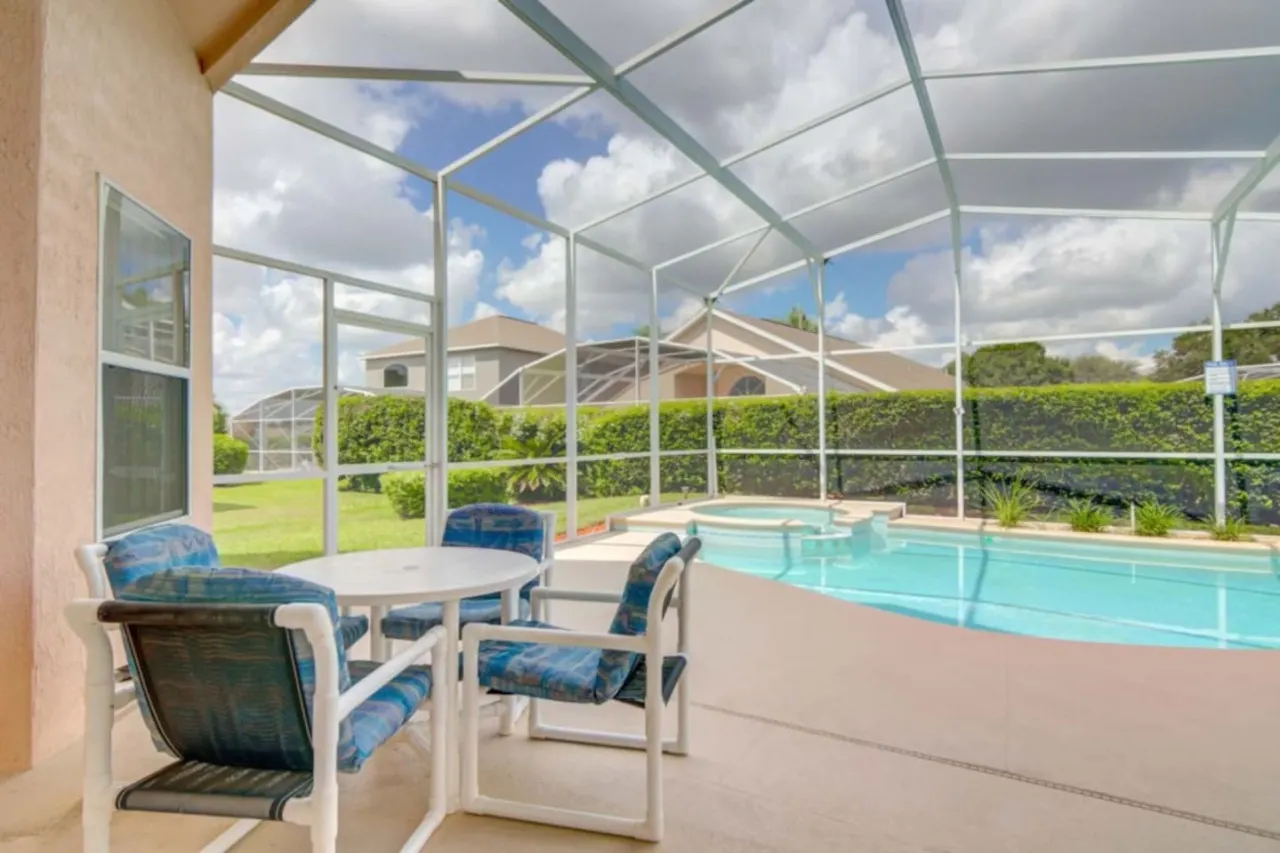 Cozy & Spacious 4-Bedroom Villa with Private Pool in Southern Dunes Golf & Country Club 3