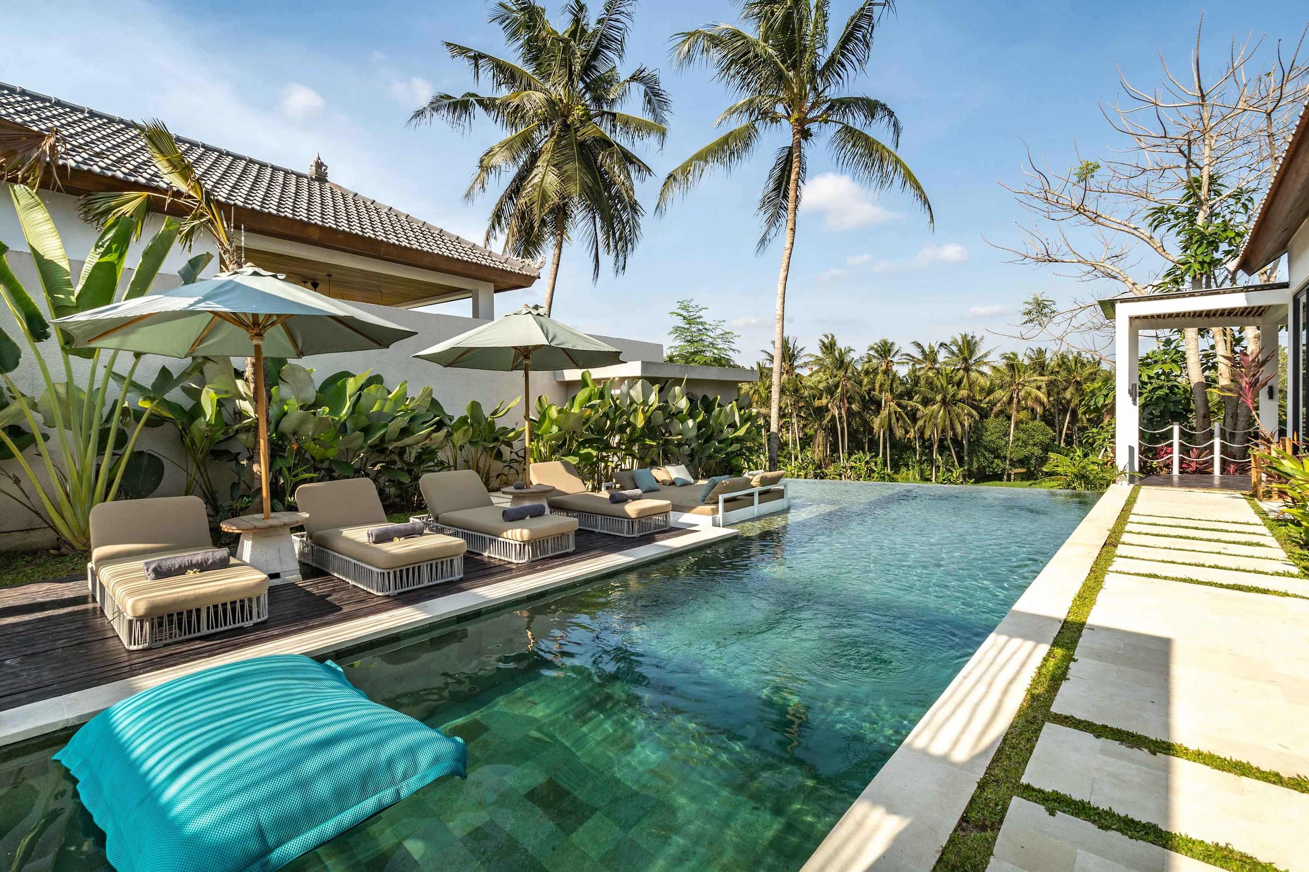 Villa Nwantiti: 4BR w/ Yoga Shala & Infinity Pool