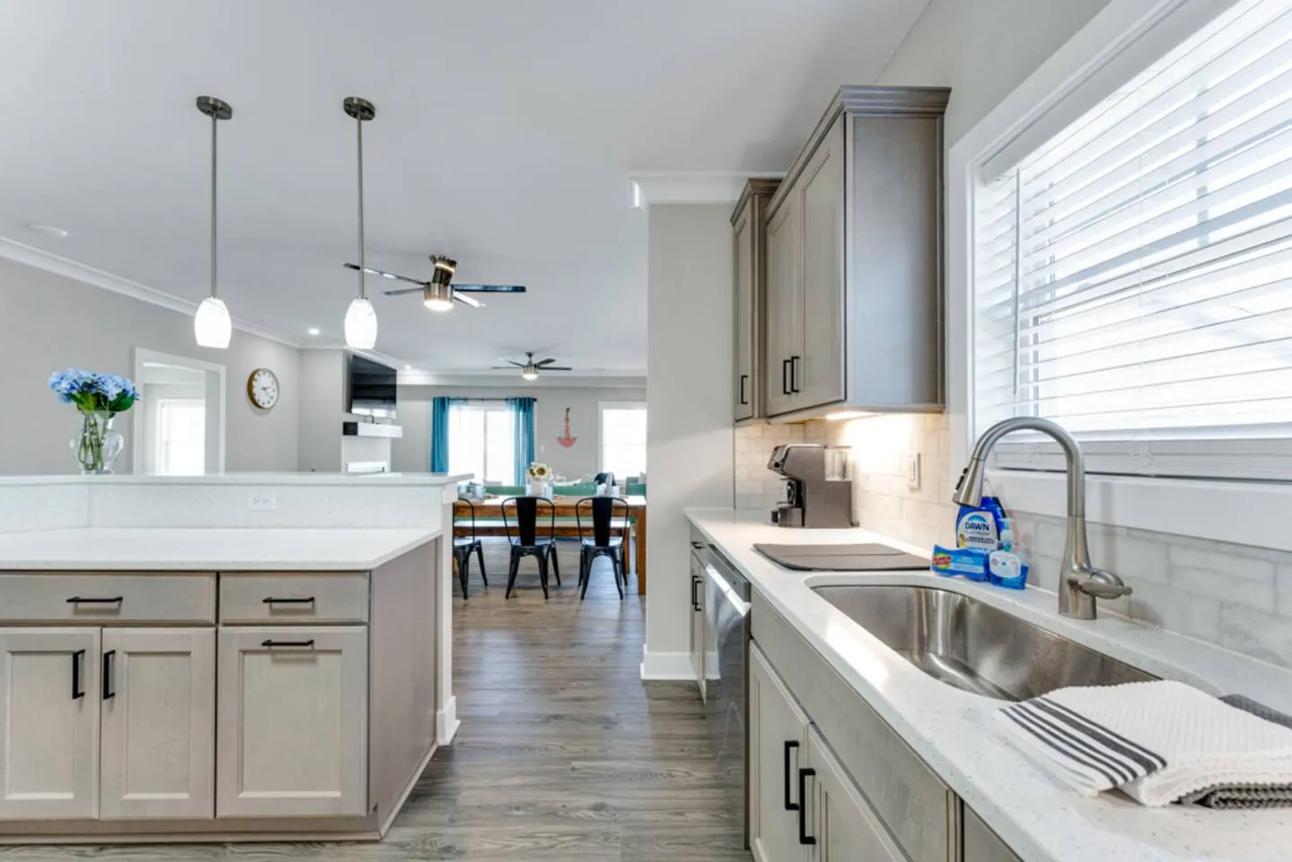 ViBe District 4BR Walk to Beach + Dogs OK 12