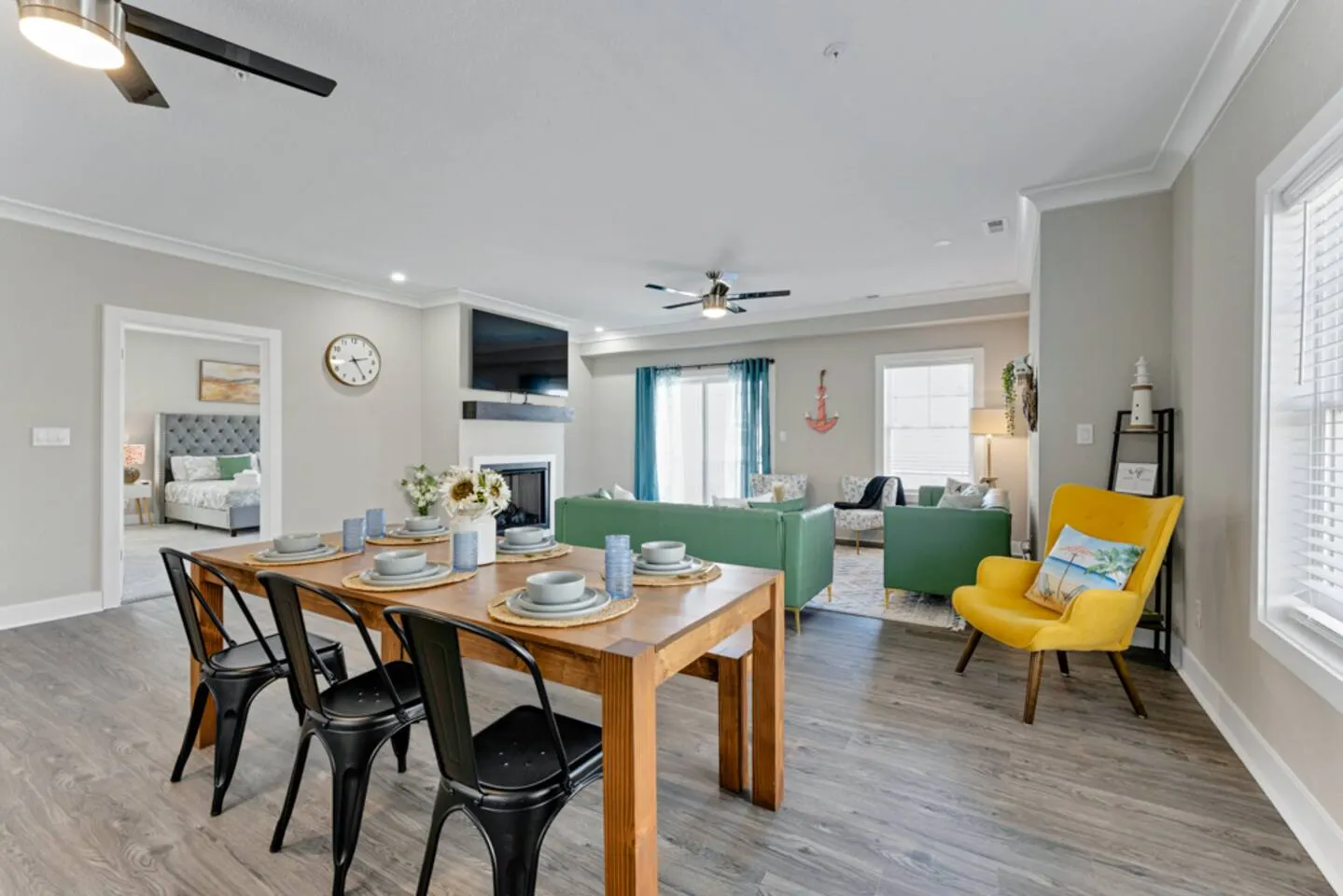 ViBe District 4BR Walk to Beach + Dogs OK 13