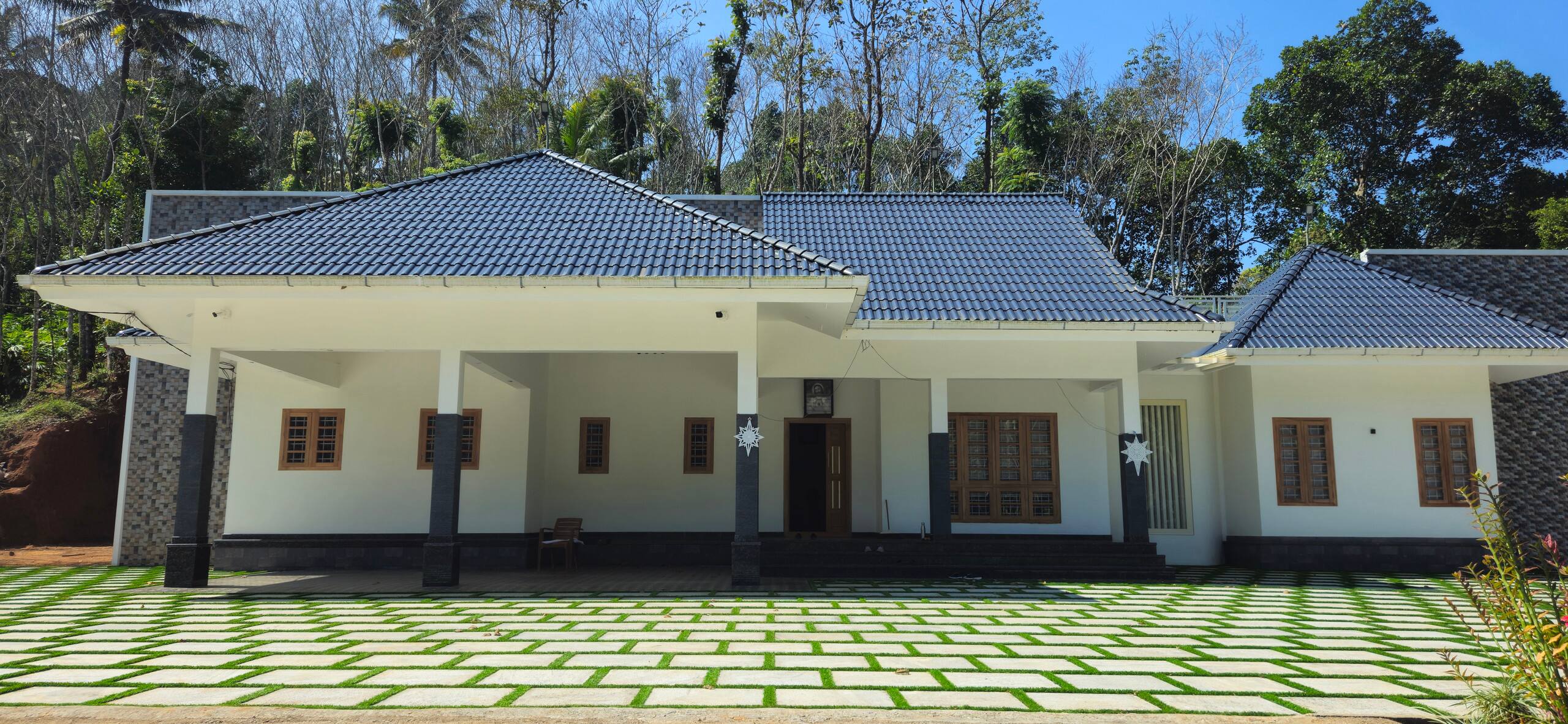 Pepperland Holiday Villa - 3 AC En-Suite Bedrooms 2