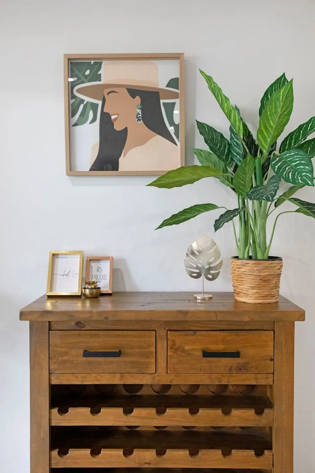 Zenhouse Vista: Elegant Coastal Haven 13