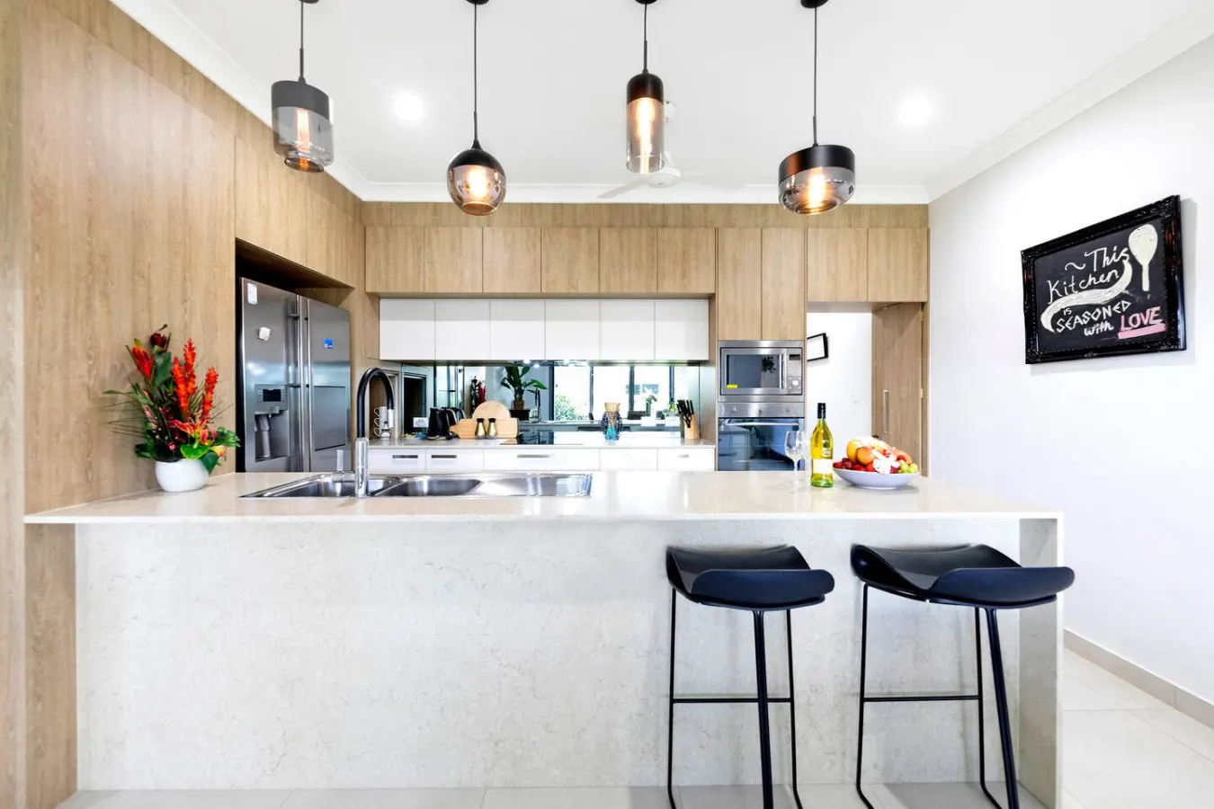 Zenhouse Vista: Elegant Coastal Haven 18