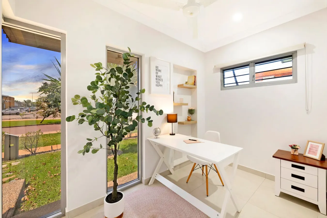 Zenhouse Vista: Elegant Coastal Haven 6