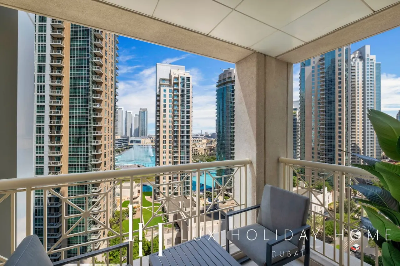 LUX The Fountain View Suite 10