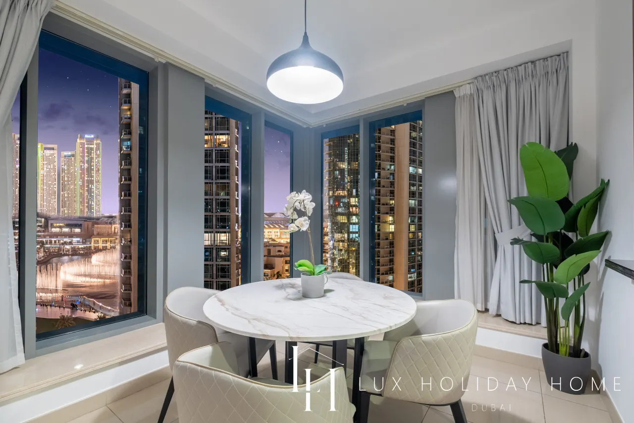 LUX The Fountain View Suite 16
