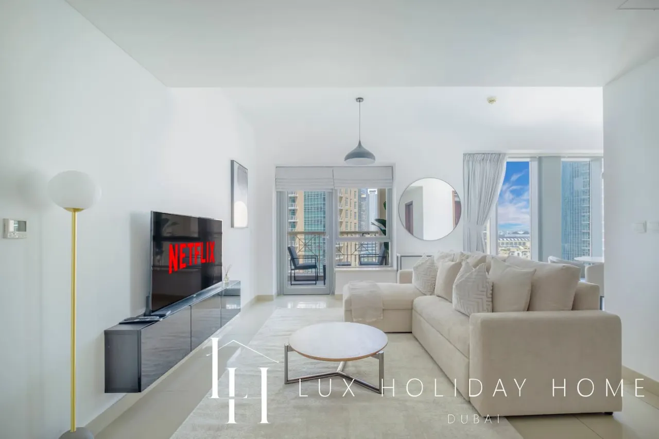 LUX The Fountain View Suite 6
