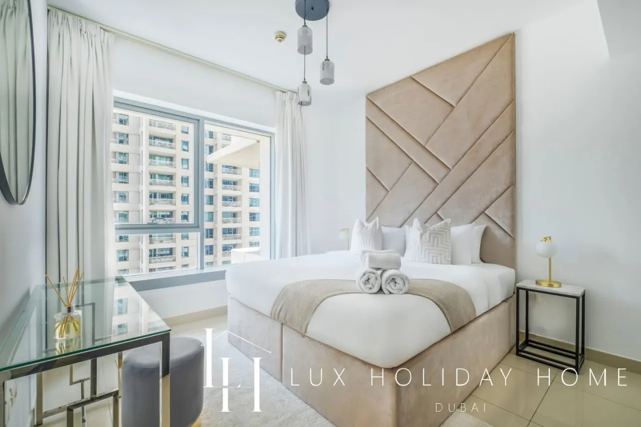 LUX The Fountain View Suite 8