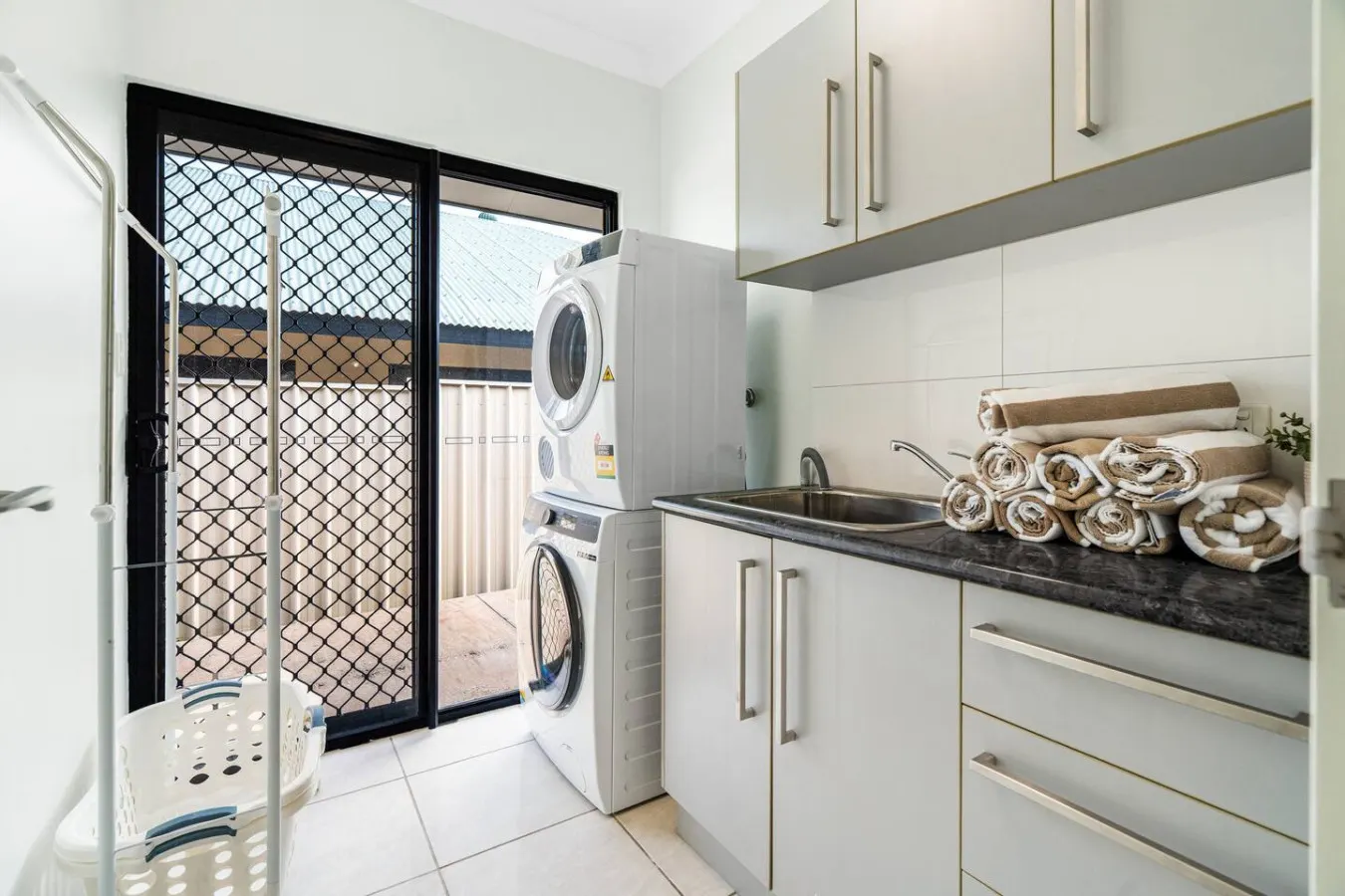 Zen Orient ~ Luxurious 4BR Oasis with Private Pool 16