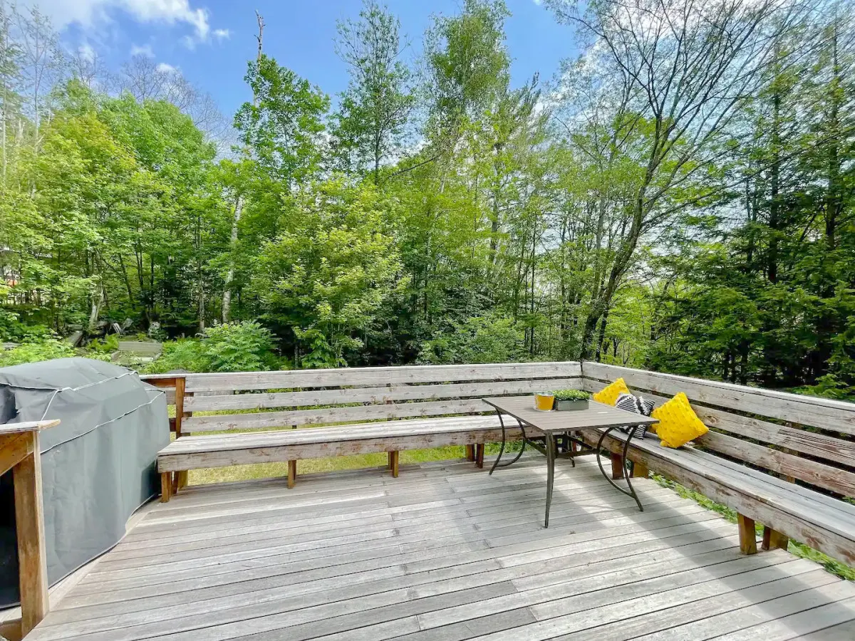 Cozy 1 Bed Chalet w/ King bed & indoor fireplace<3 18