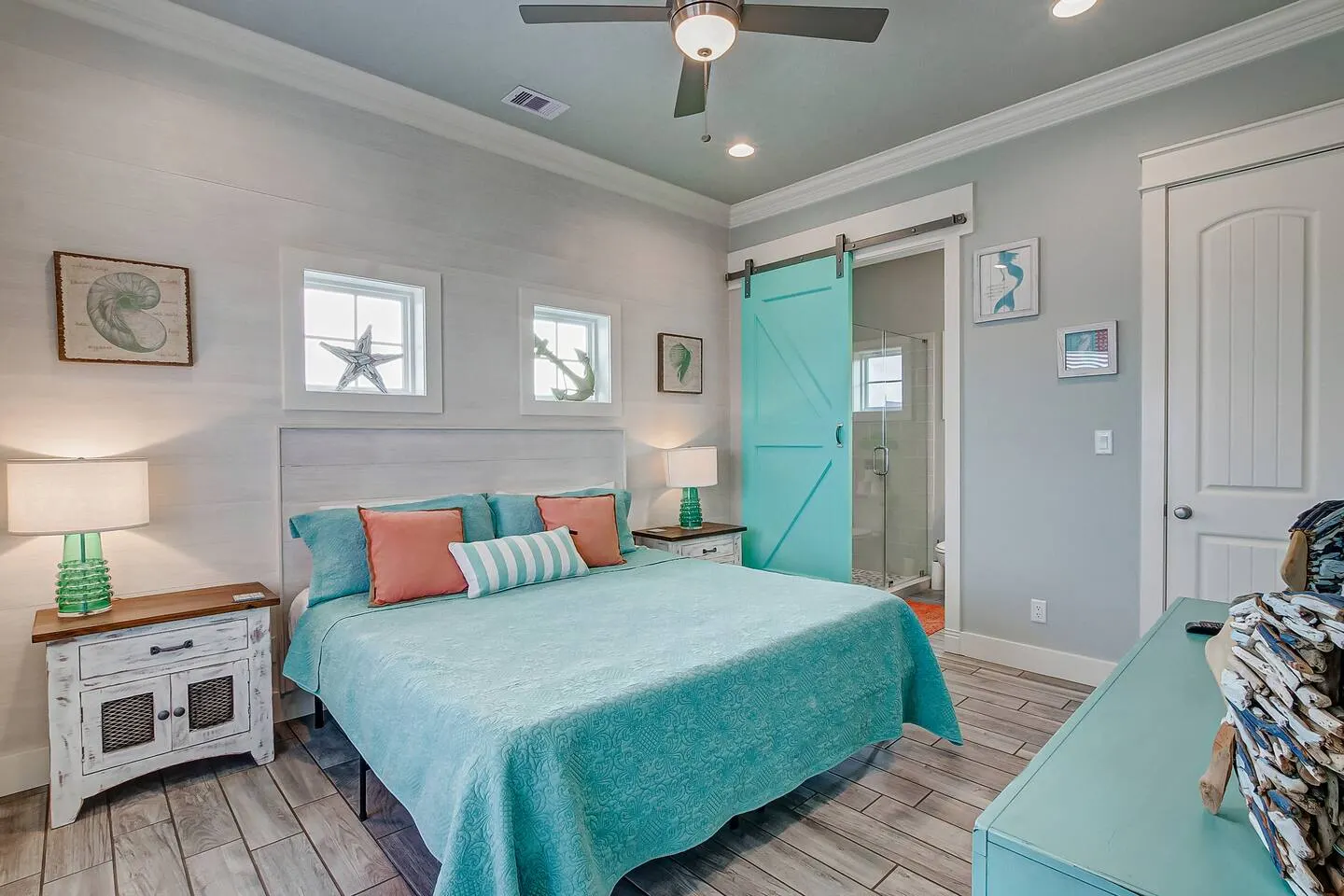 Front Row Sea't, Crystal Beach, Texas — photo 4