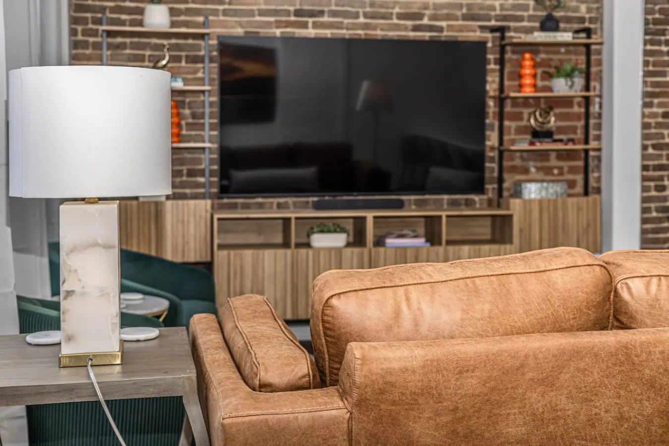 Downtown Luxury Condo Near UT 9