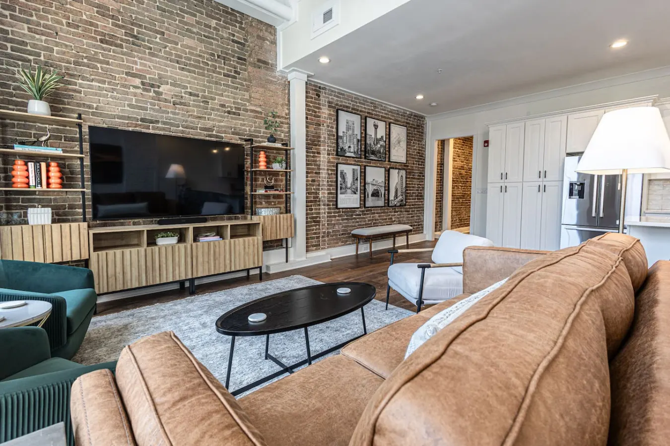 Downtown Luxury Condo Near UT 7