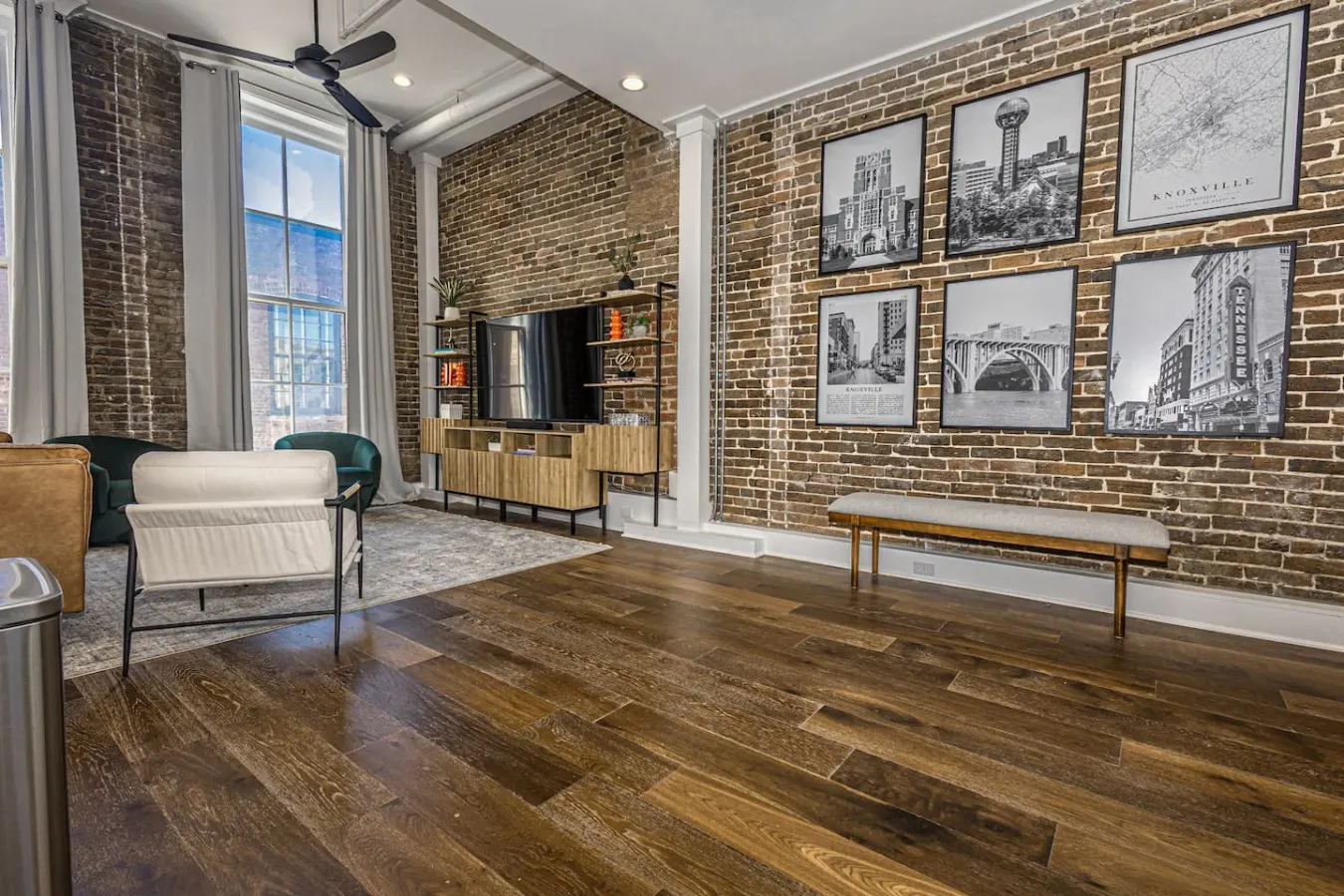 Downtown Luxury Condo Near UT 8