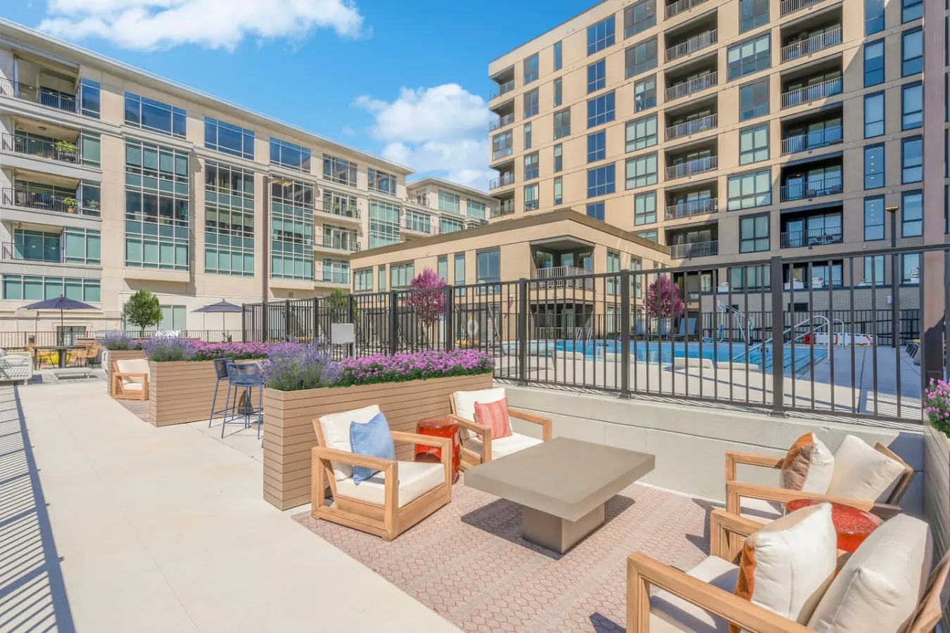 Amenity Packed High-Rise Free Espresso+Pool+Gym+Parking 16