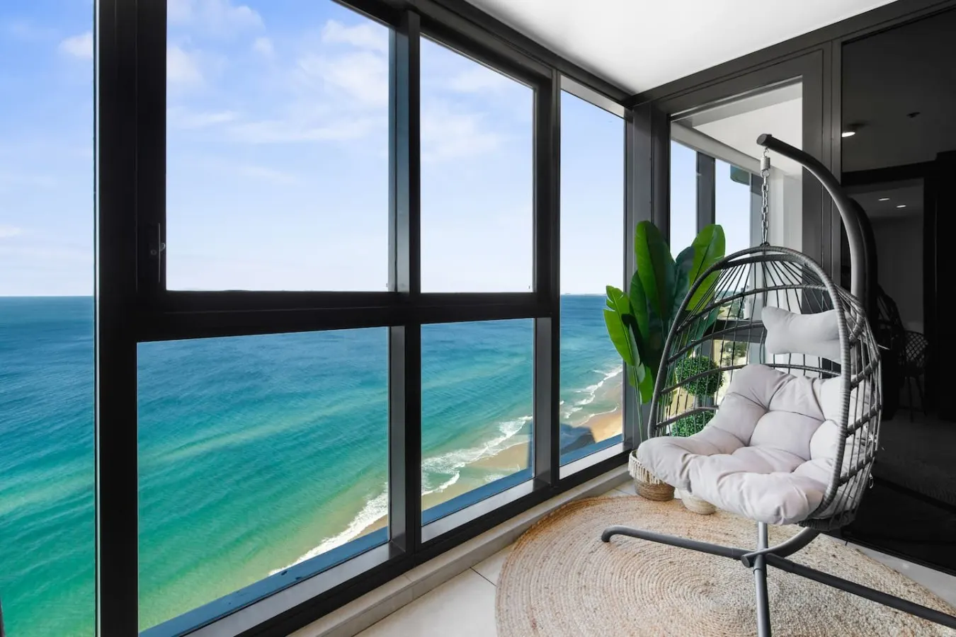 Stunning Ocean View 2B2B Apt @ Surfers Paradise