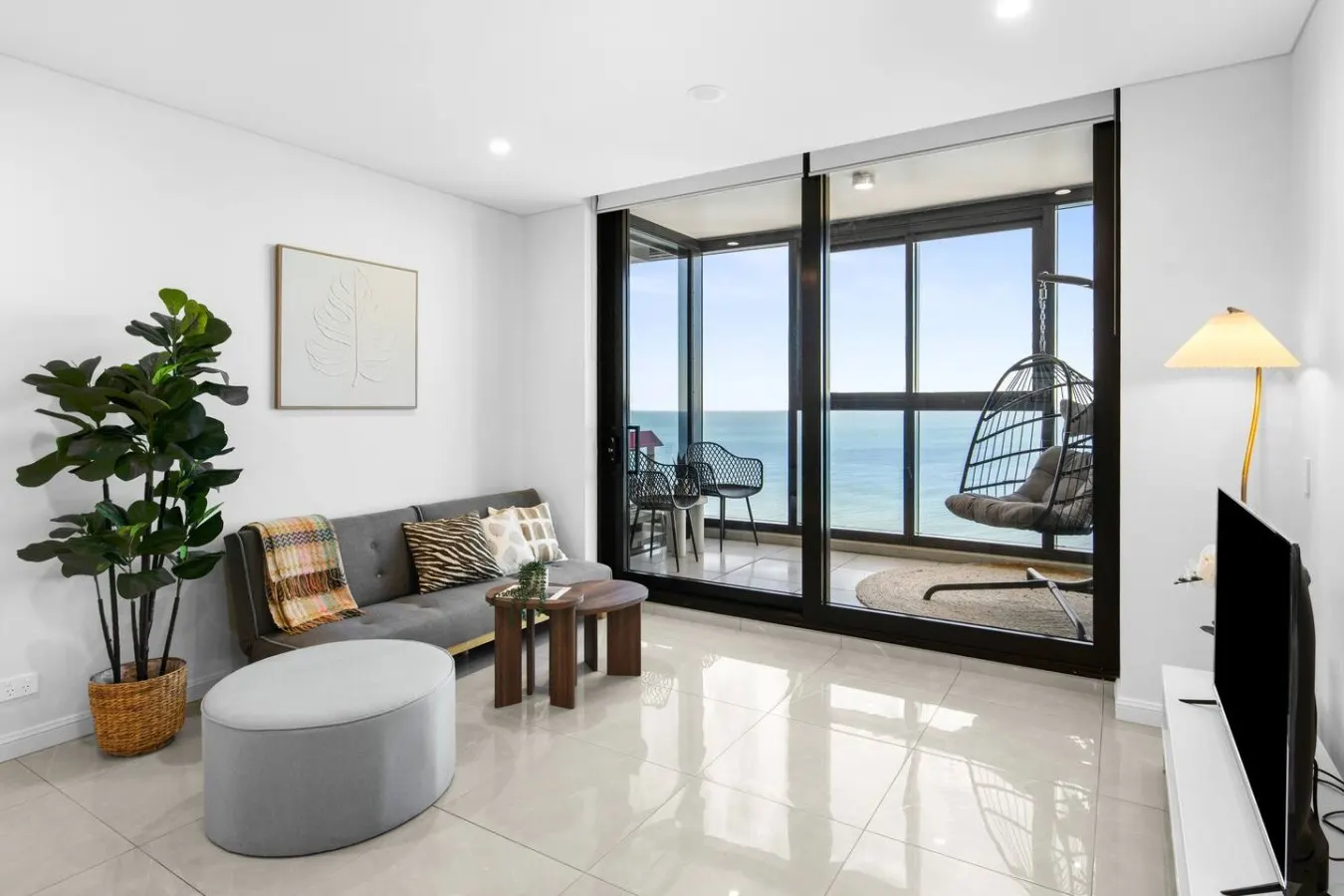 Stunning Ocean View 2B2B Apt @ Surfers Paradise — photo 2