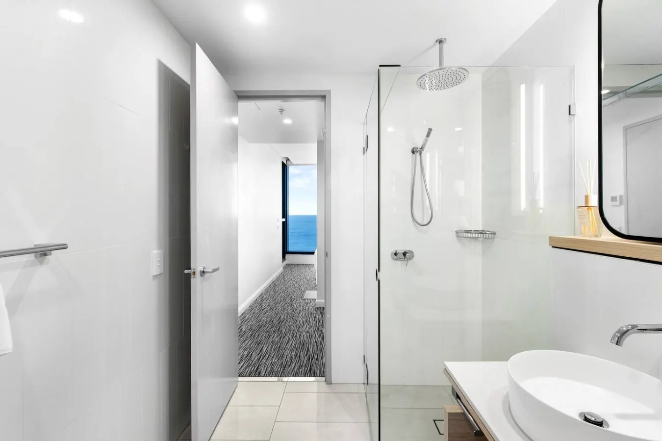 Stunning Ocean View 2B2B Apt @ Surfers Paradise 19