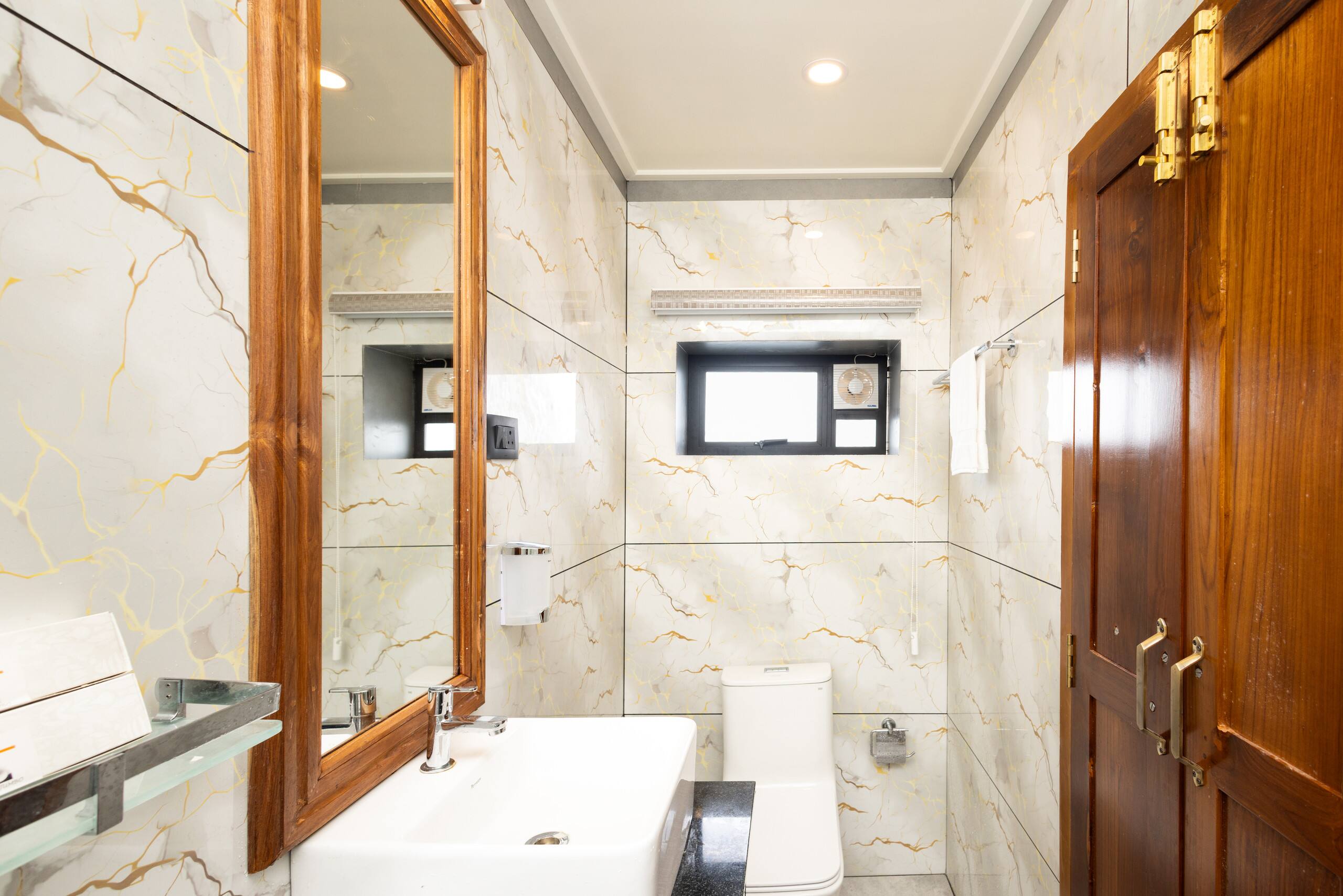 Aqua Castle Houseboat 15