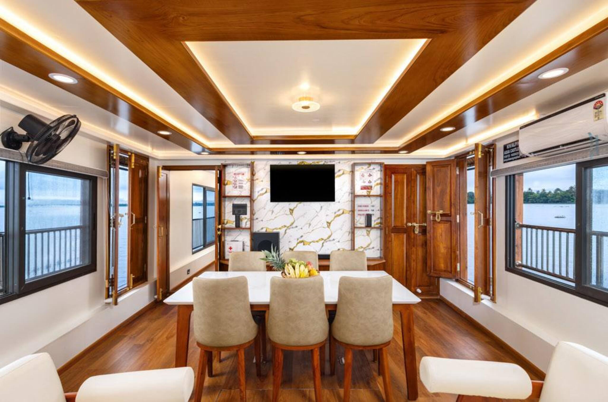 Aqua Castle Houseboat 6