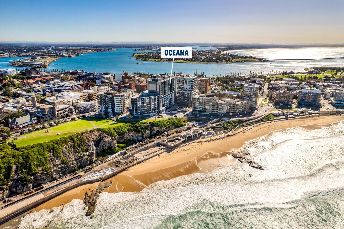 Oceana - Beachfront - Free Parking 2