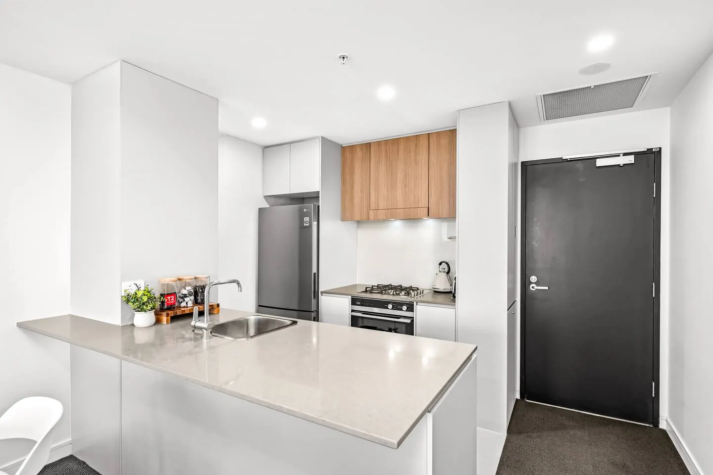 Oceana - Beachfront - Free Parking 18