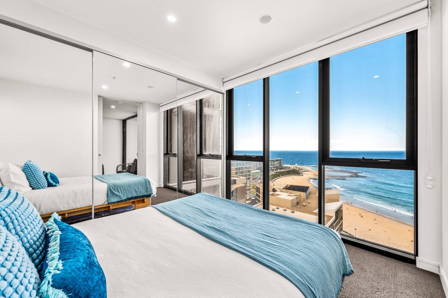 Oceana - Beachfront - Free Parking 3