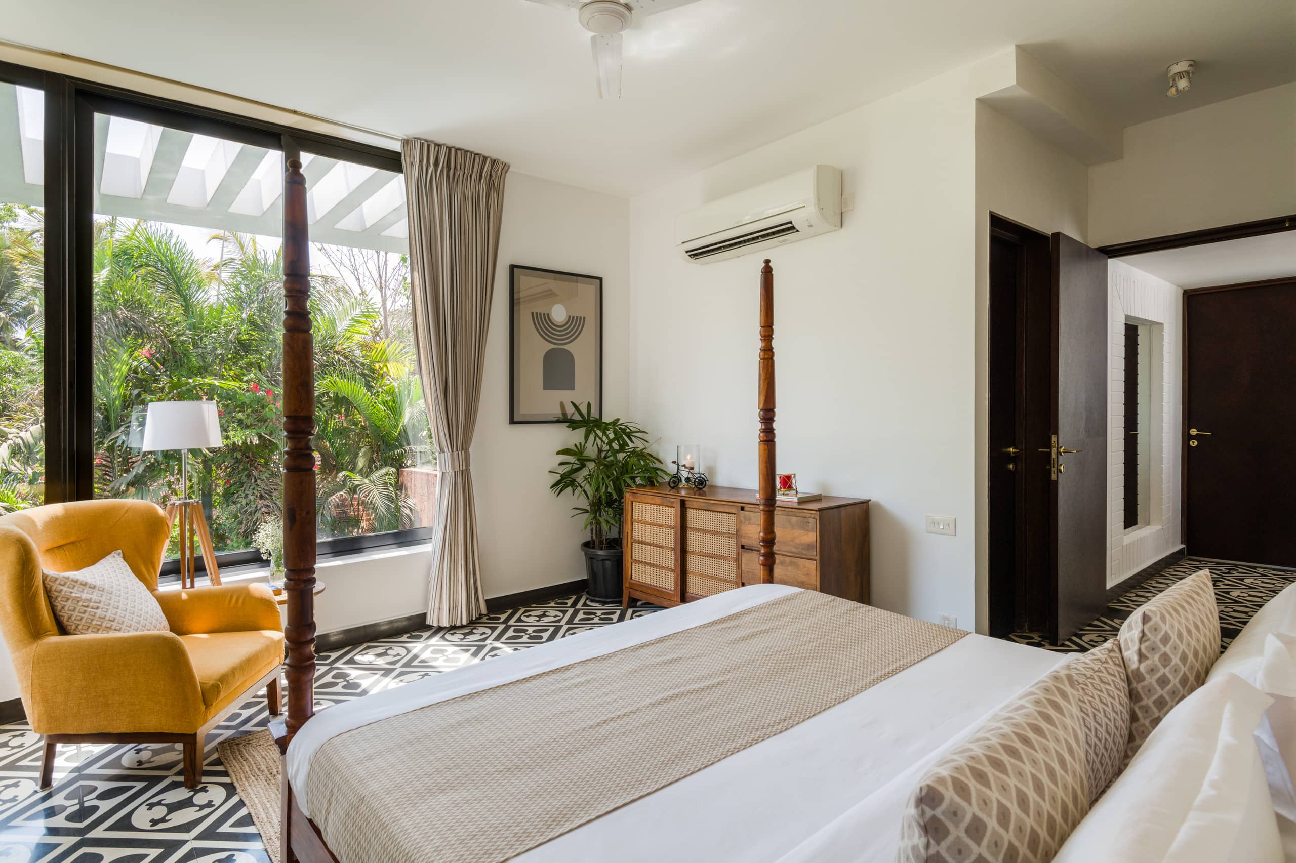 TBK VILLA10,5 mins vagator beach,Pvt pool &jacuzzi 6
