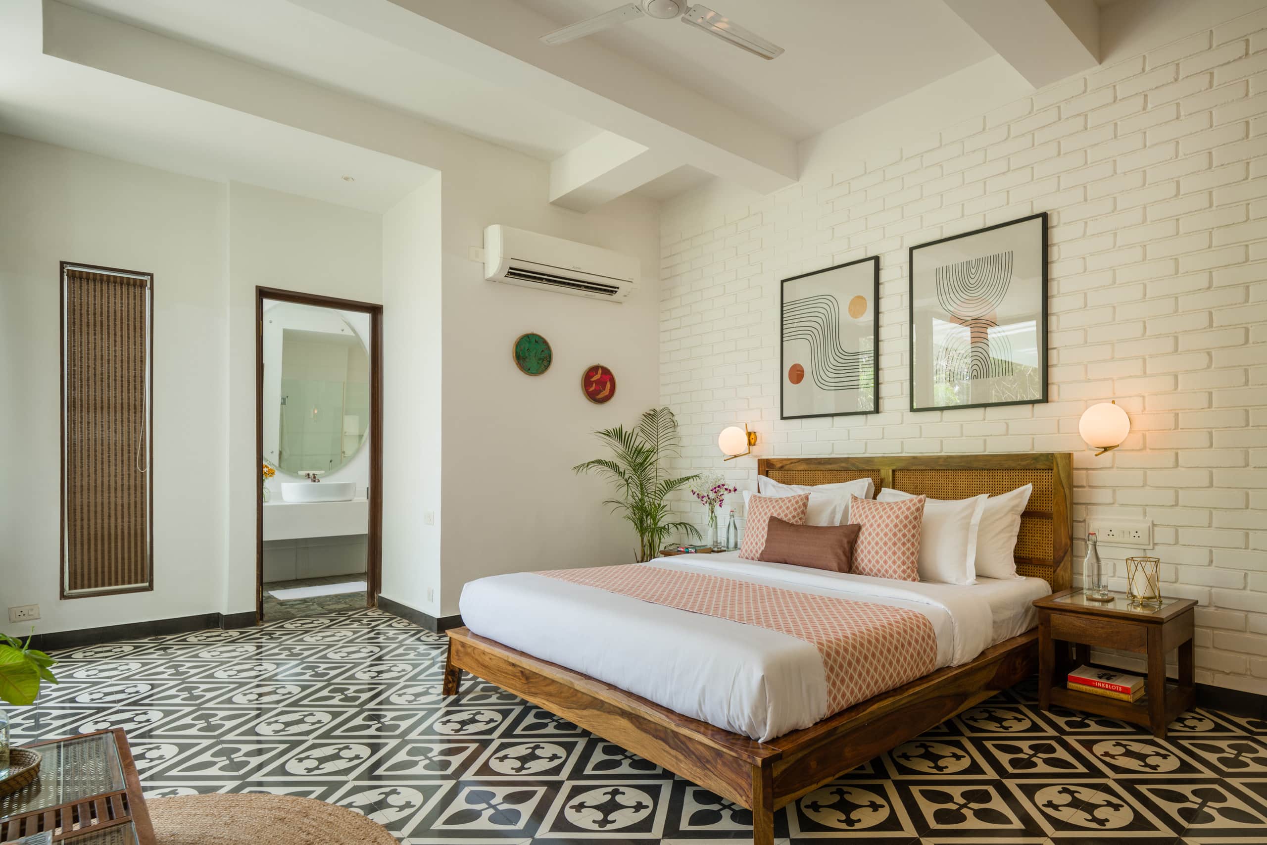 TBK VILLA10,5 mins vagator beach,Pvt pool &jacuzzi 11