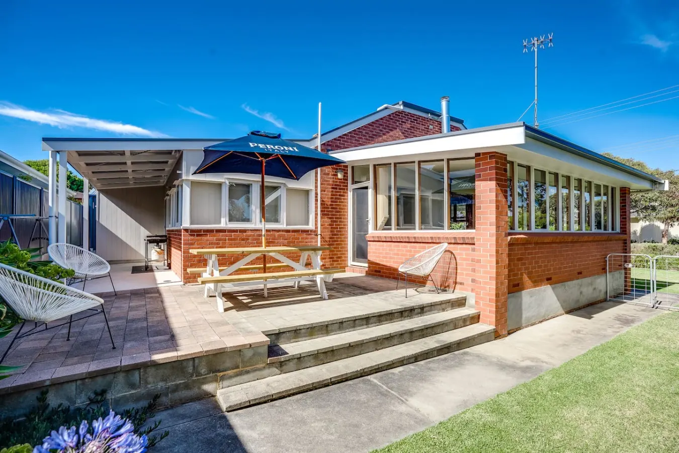 Bungalow on Hutton 19