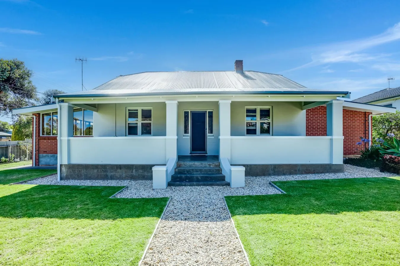 Bungalow on Hutton 6