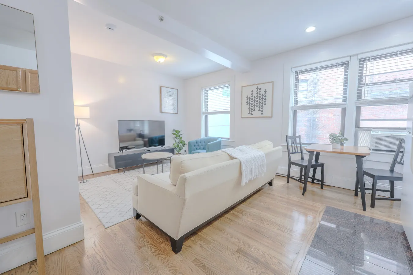 Modern 1BRs steps from Boston Common + South End