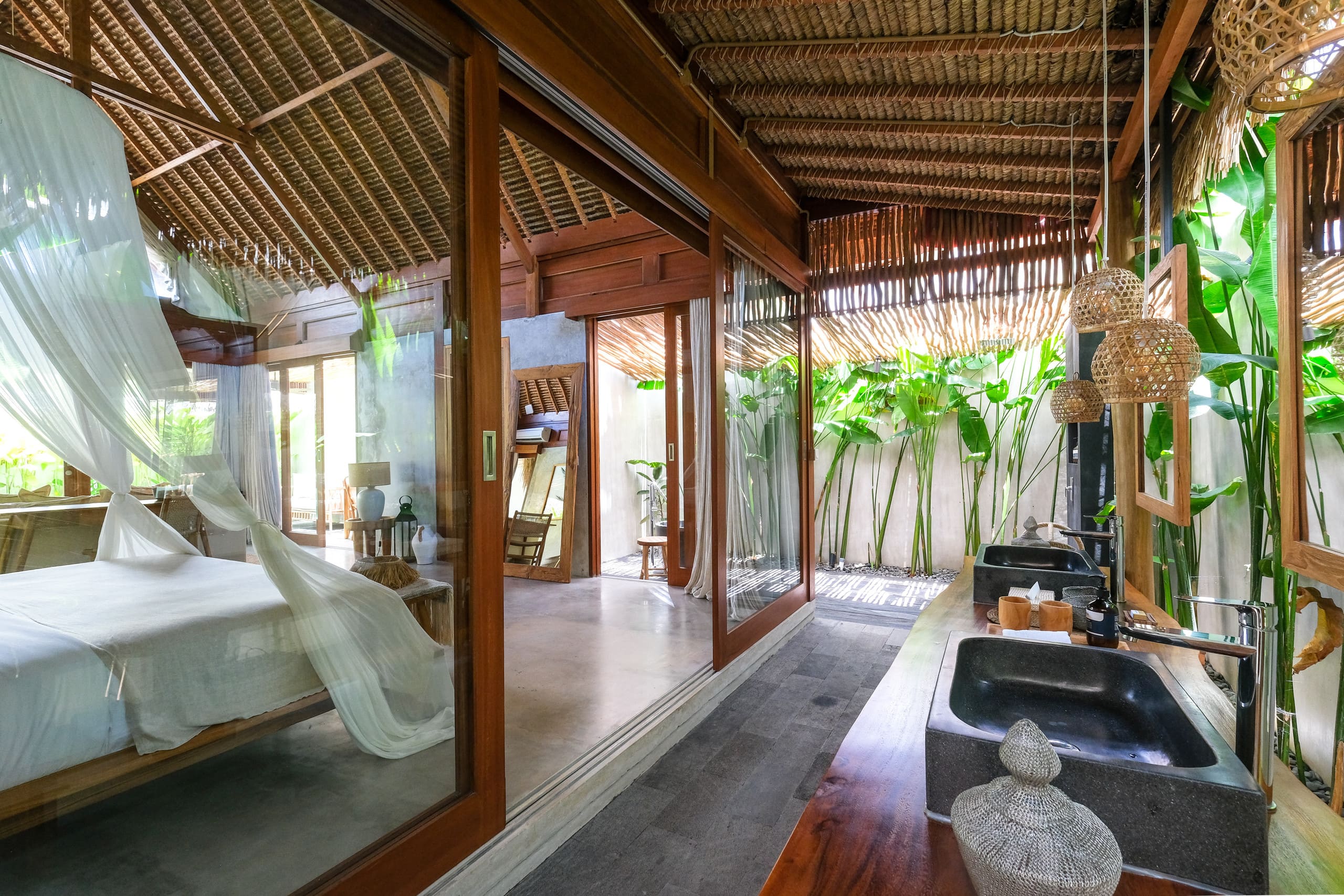Contemporary and Tropical Villa with Pool 15