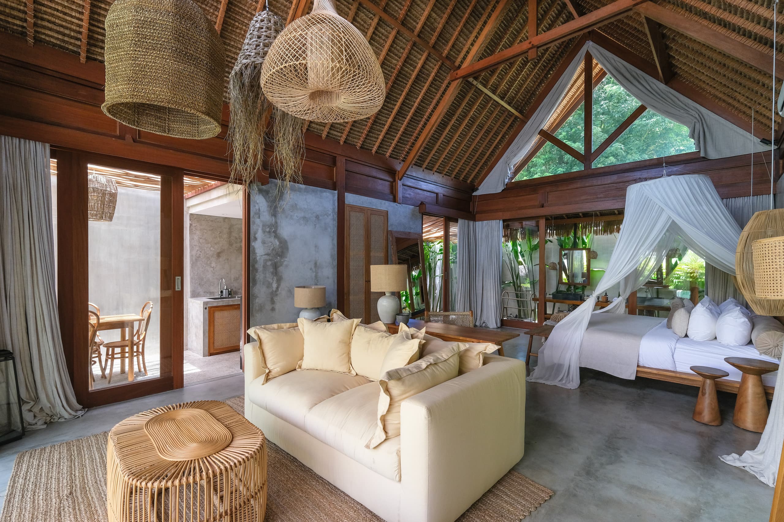 Contemporary and Tropical Villa with Pool 7