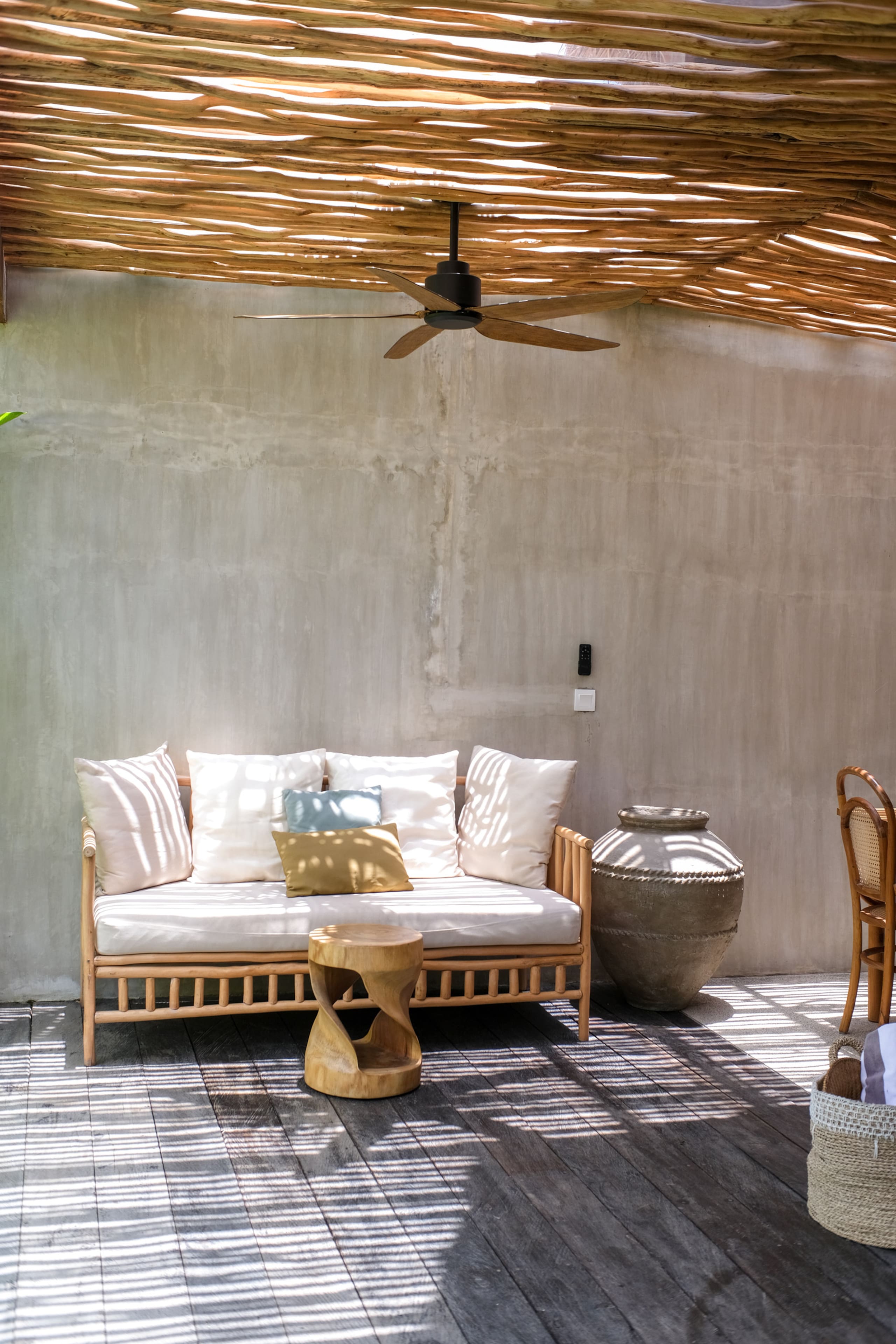 Contemporary and Tropical Villa with Pool 11