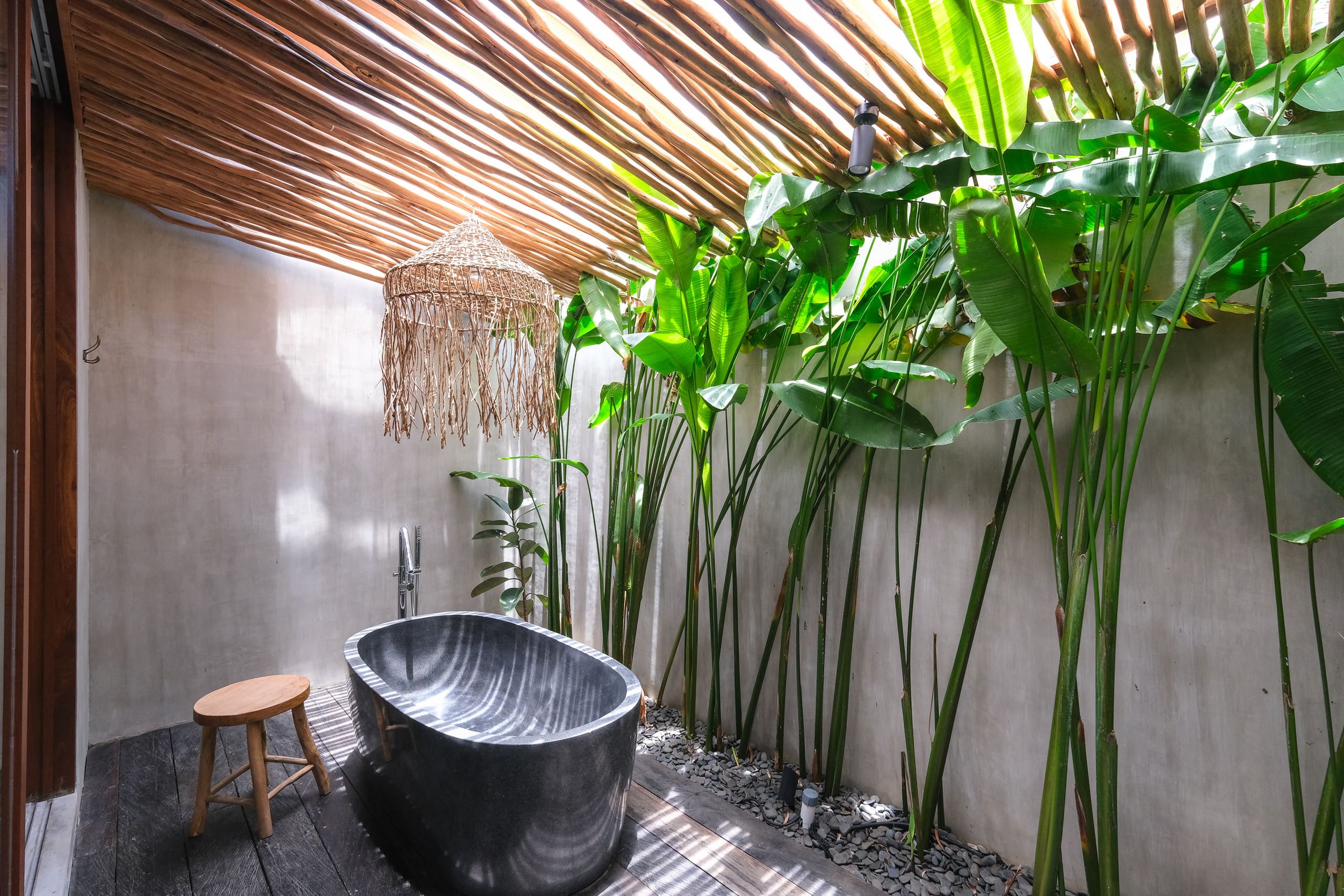 Contemporary and Tropical Villa with Pool 18