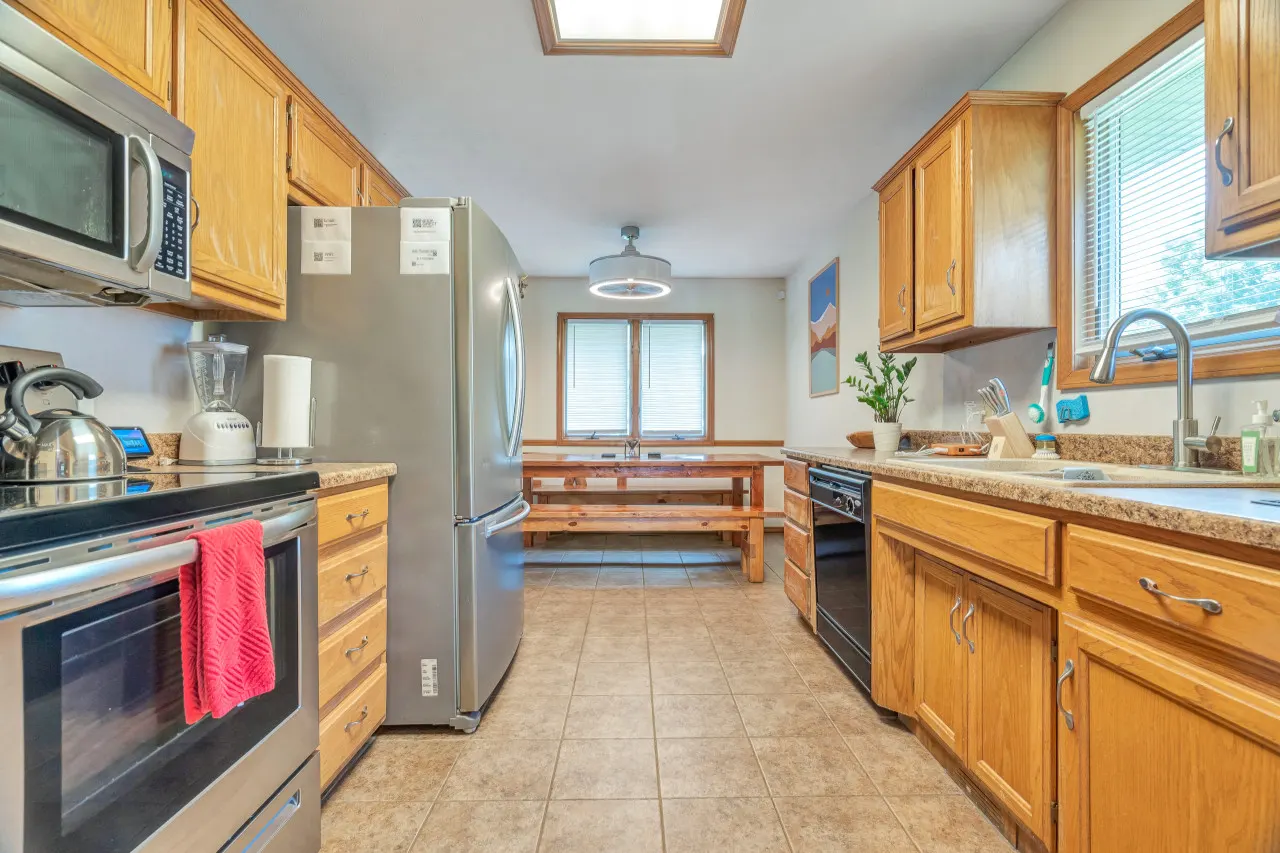 2805 N Summit Ave Relax at the Summit - 3bd, 2b 4