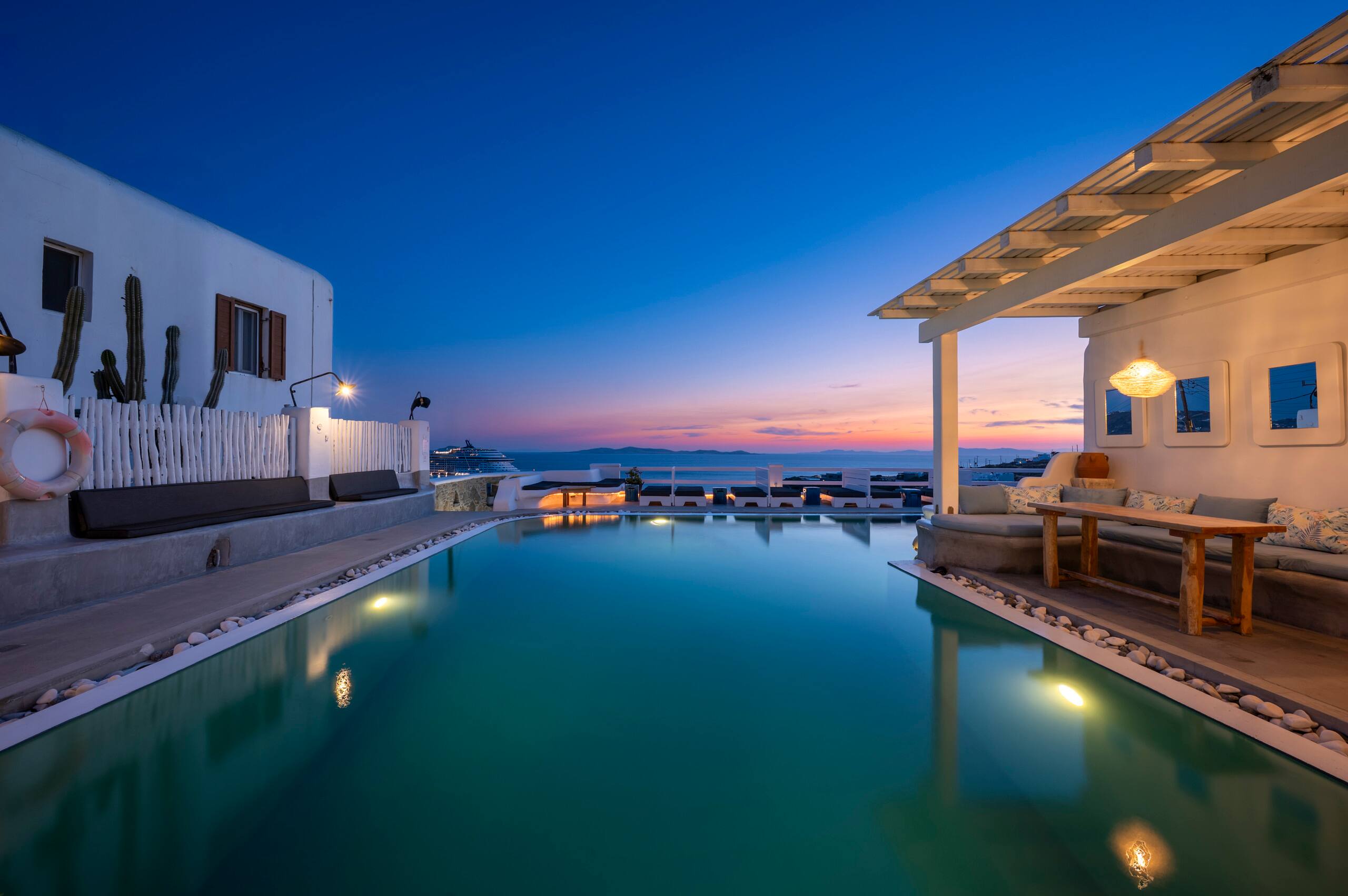Duplex Suite Sea View & Jacuzzi | Flaskos Suites 19