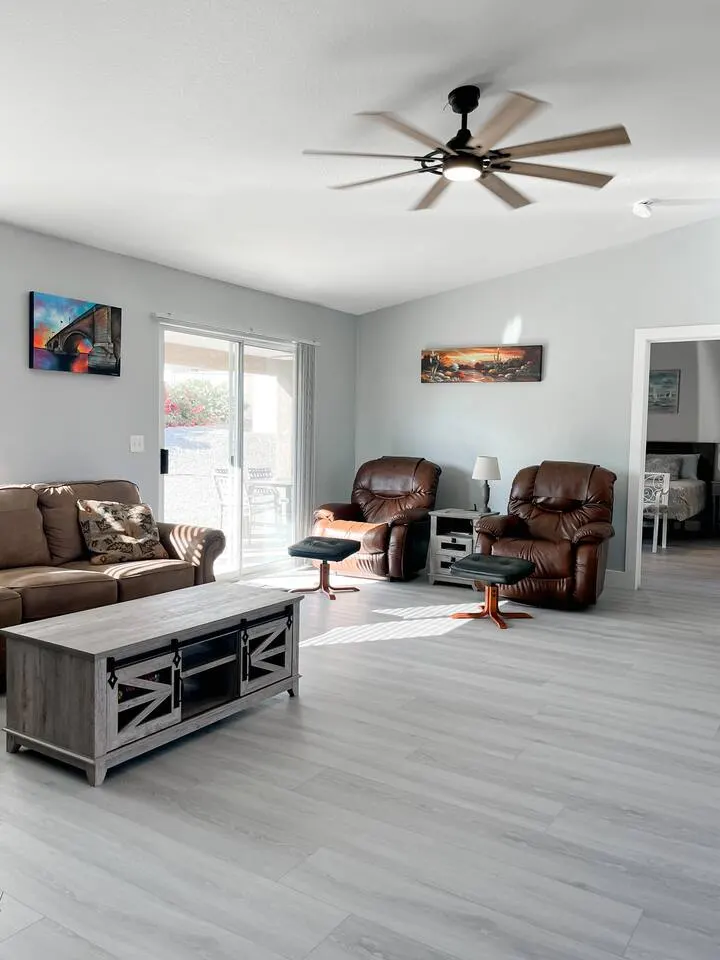 Havasu Escape | Sleeps 8 | Parking — photo 2
