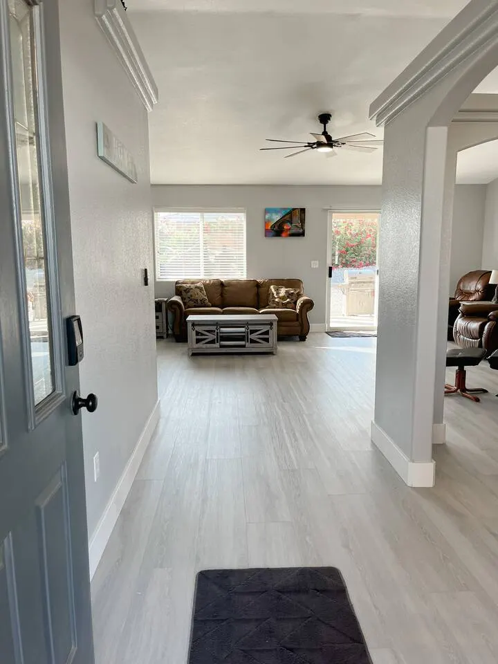 Havasu Escape Sleeps 8 Parking 10