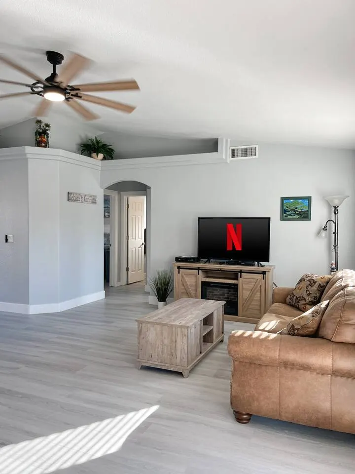 Havasu Escape | Sleeps 8 | Parking — photo 3